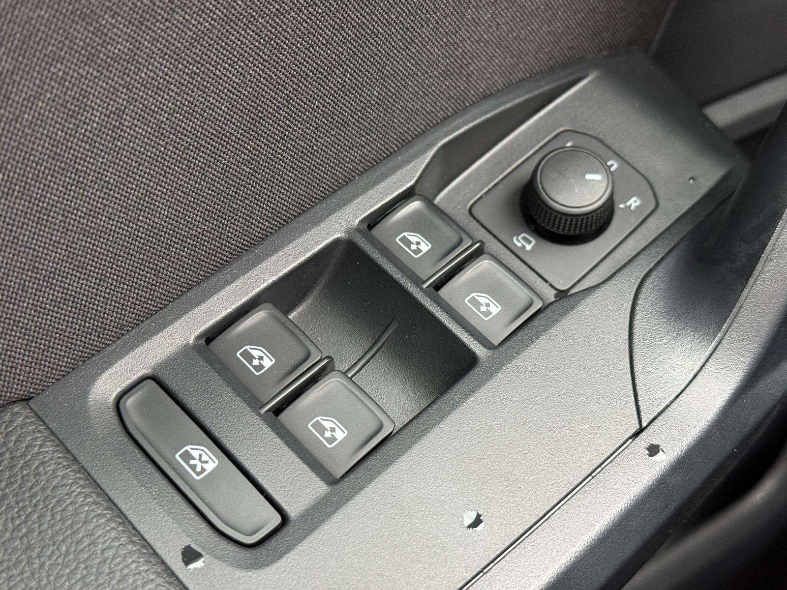 Seat Arona - zdjęcie 25