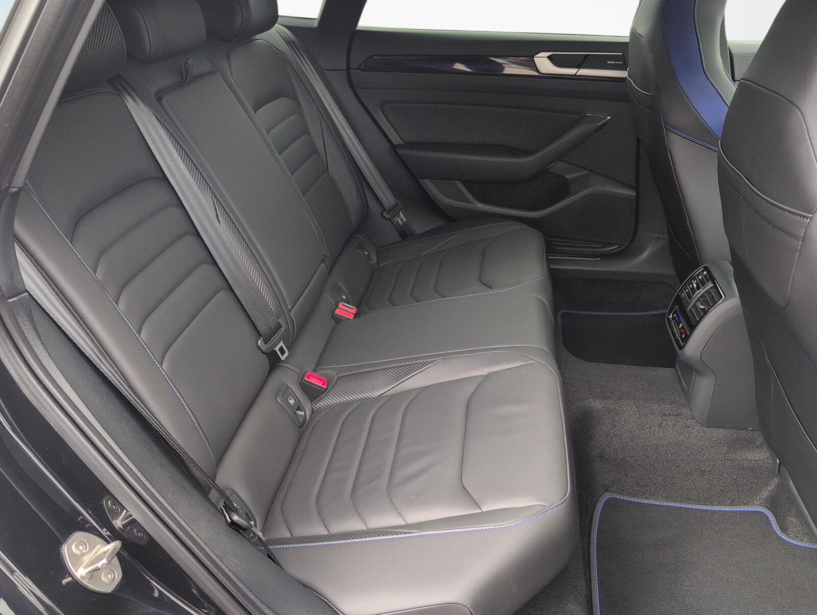 Volkswagen Arteon Shooting Brake - zdjęcie 14