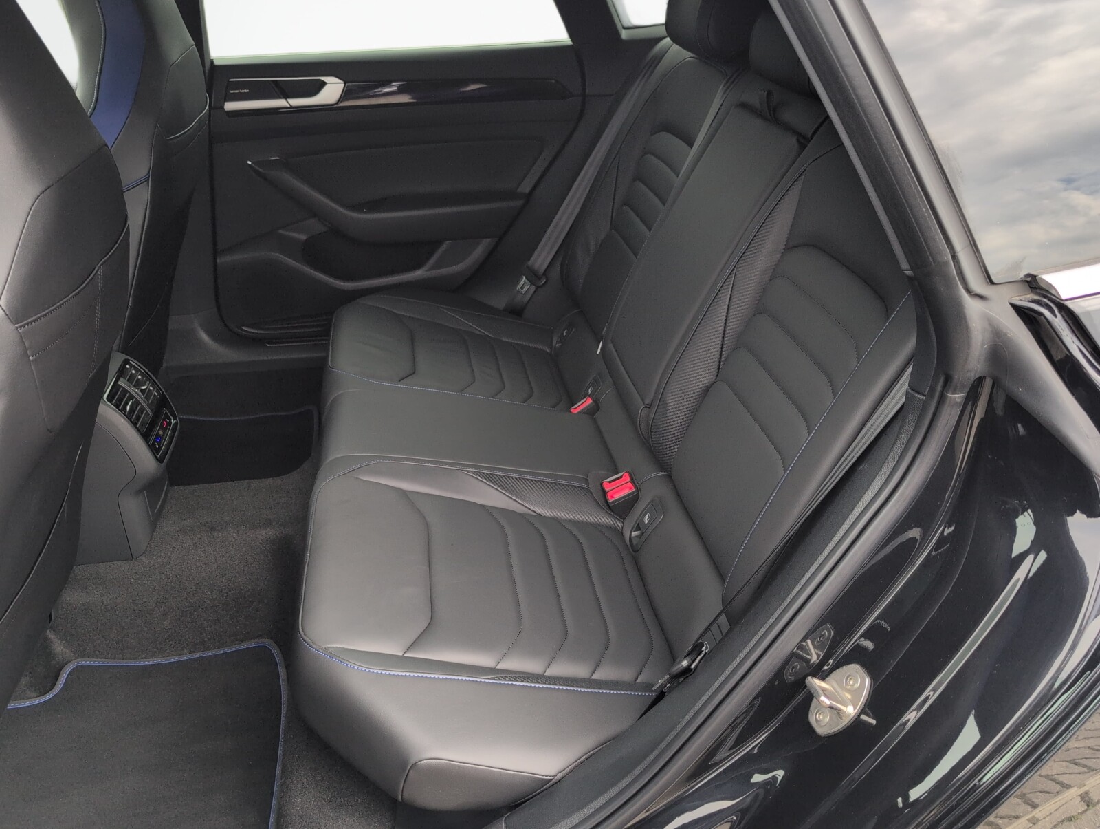 Volkswagen Arteon Shooting Brake - zdjęcie 13