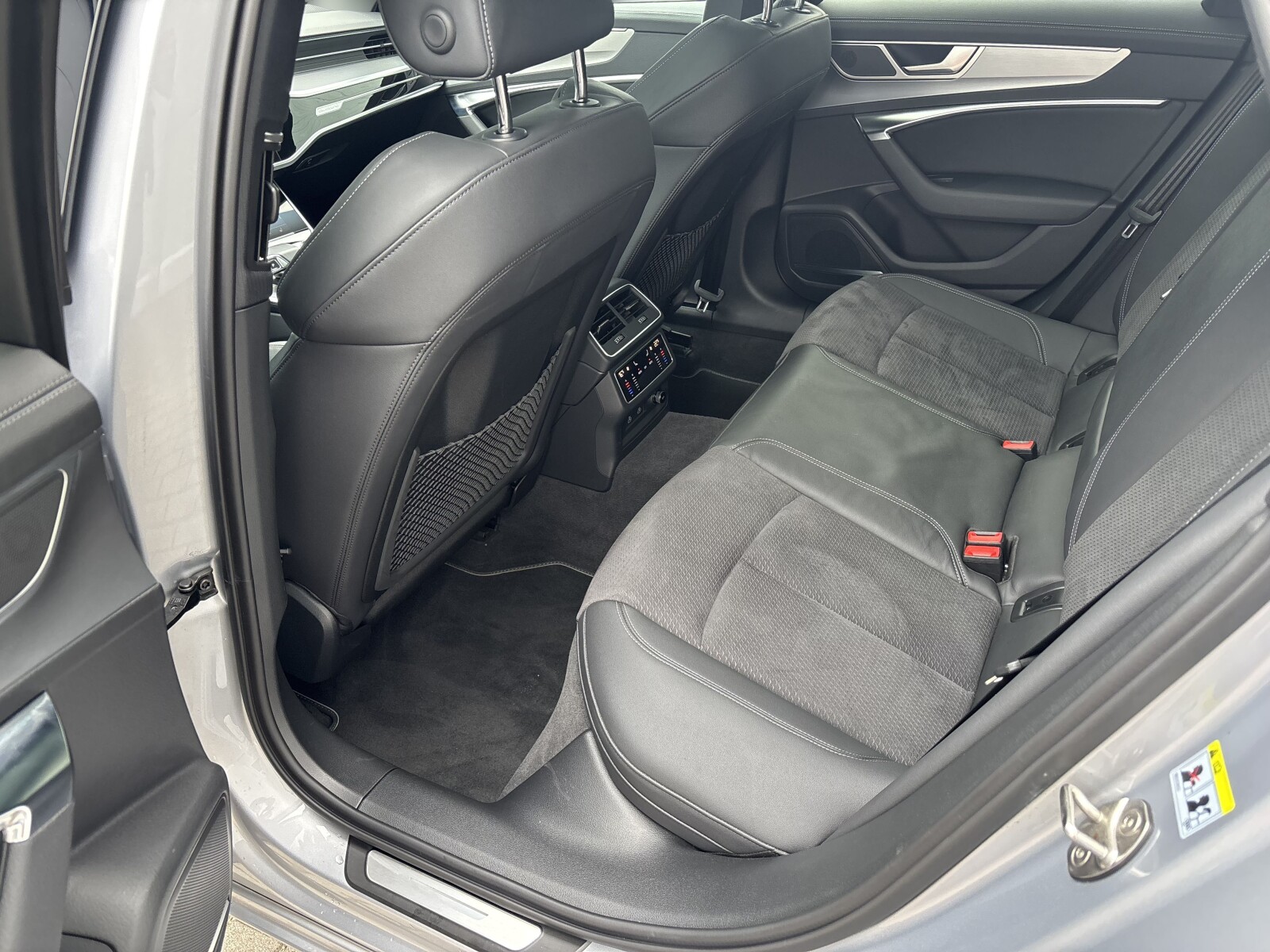 Audi A6 Avant - zdjęcie 29