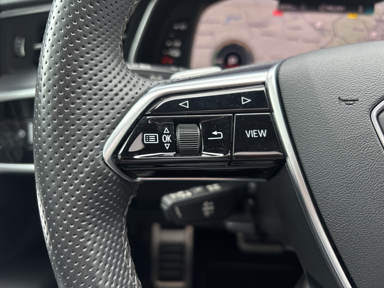 Audi A6 Avant - zdjęcie 11