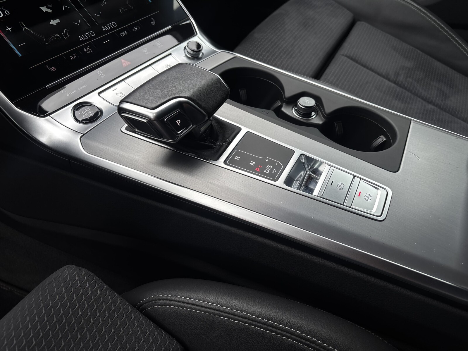 Audi A6 Avant - zdjęcie 18