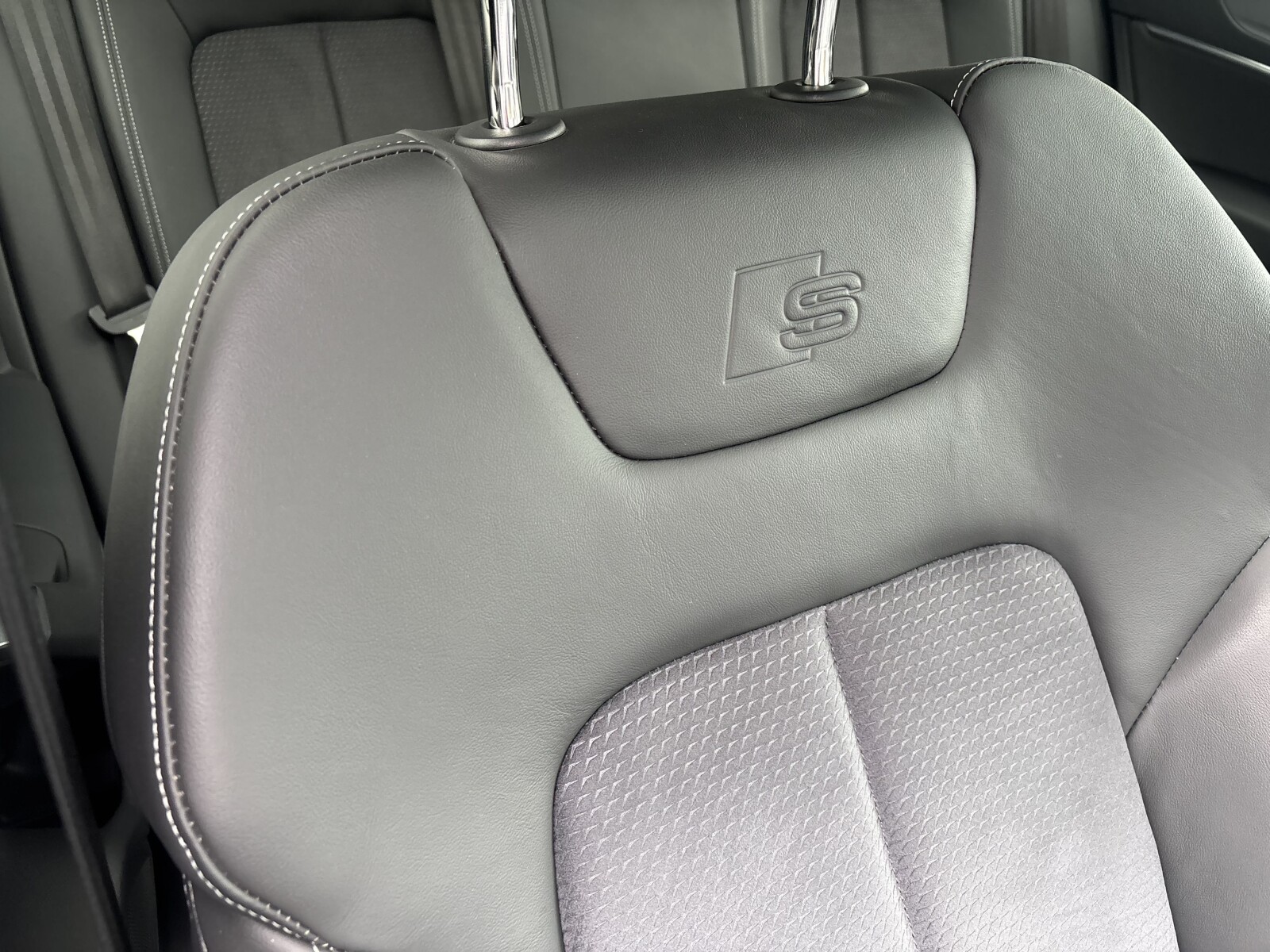 Audi A6 Avant - zdjęcie 36