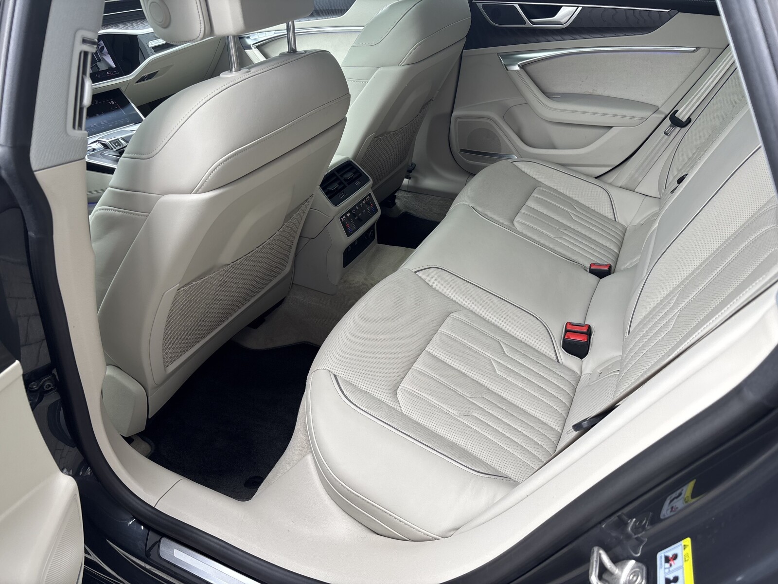Audi A7 Sportback - zdjęcie 30