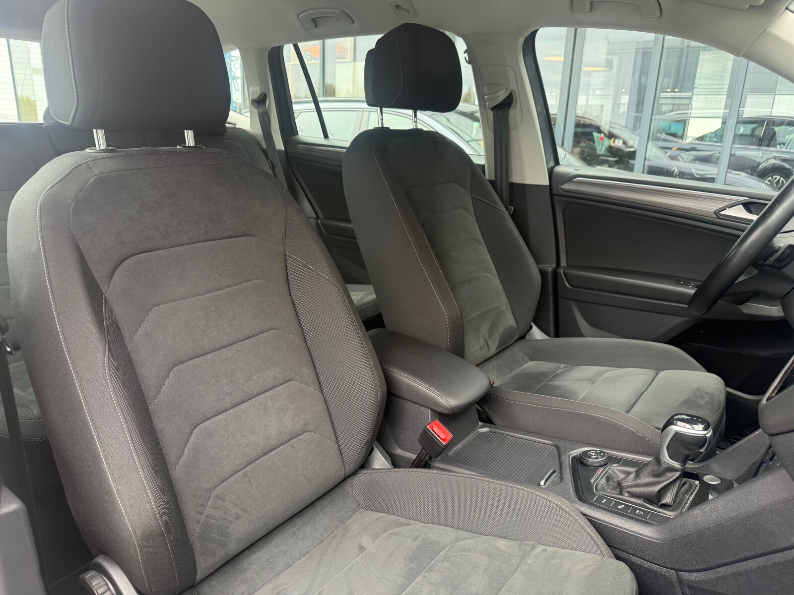 Volkswagen Tiguan Allspace - zdjęcie 18