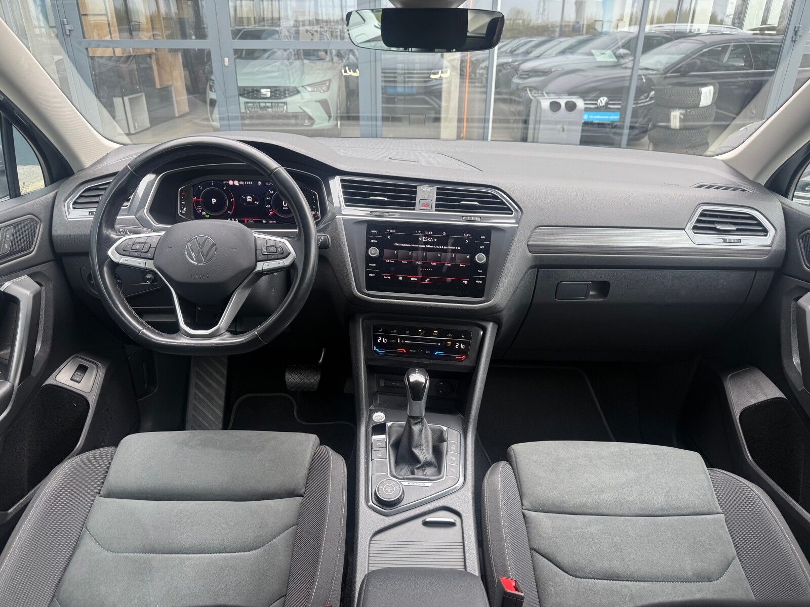 Volkswagen Tiguan Allspace - zdjęcie 9
