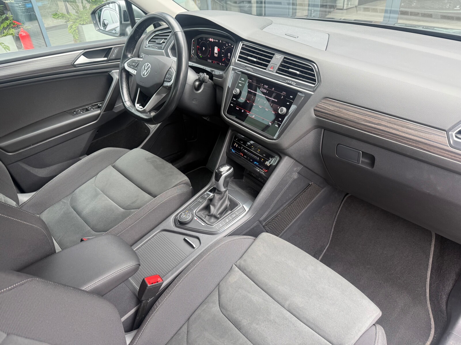 Volkswagen Tiguan Allspace - zdjęcie 17