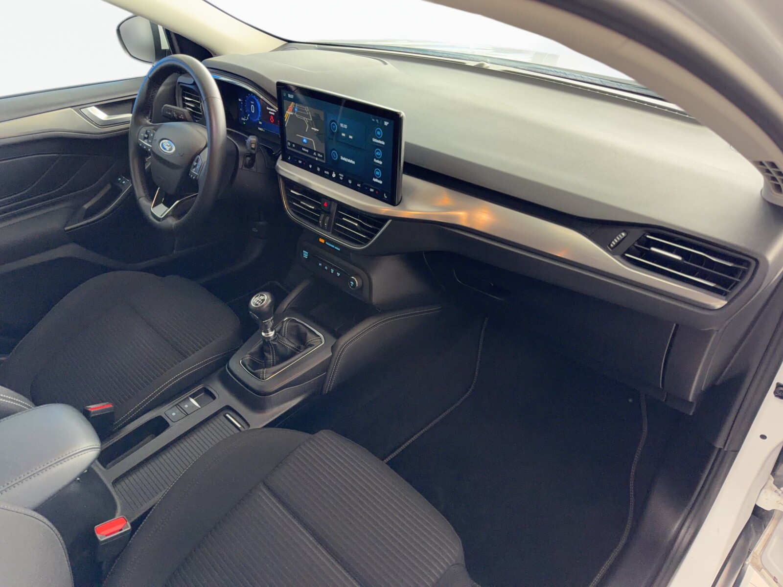 Ford Focus - zdjęcie 17