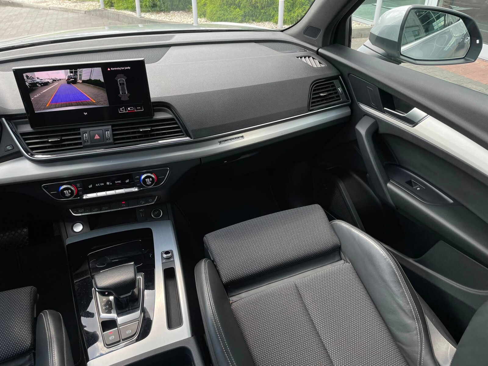 Audi Q5 Sportback - zdjęcie 16