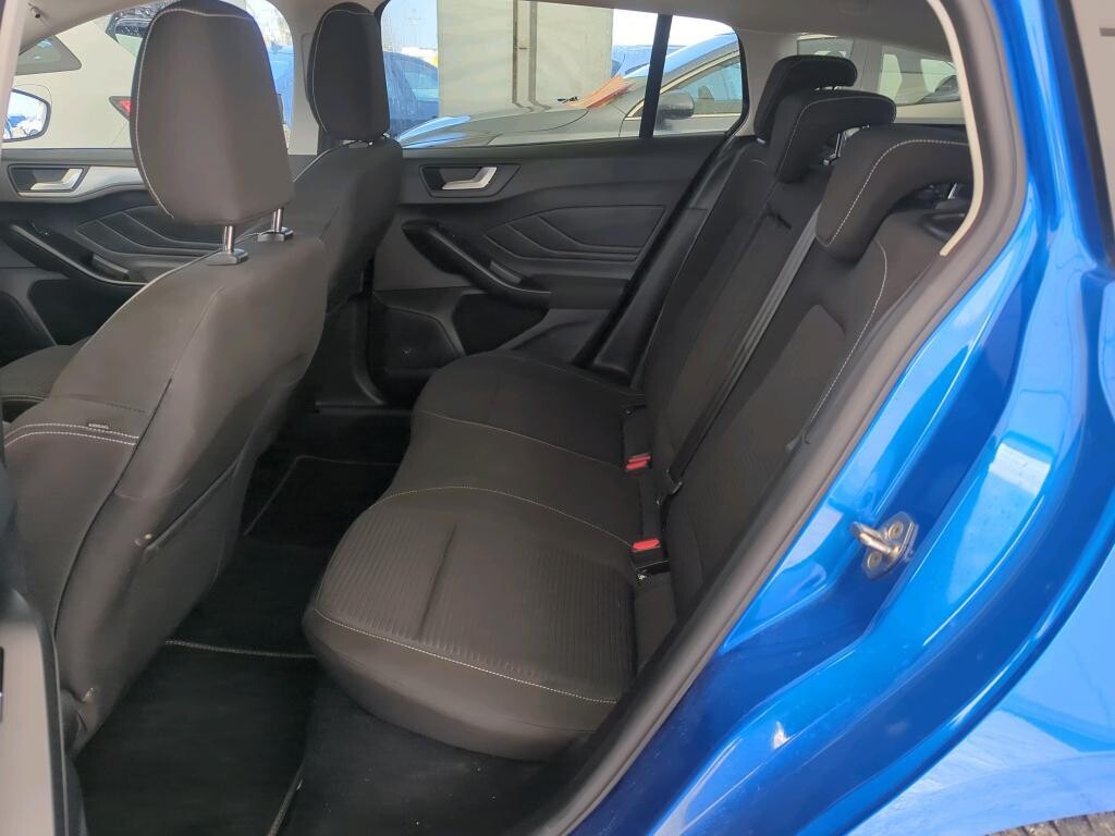 Ford Focus - zdjęcie 9