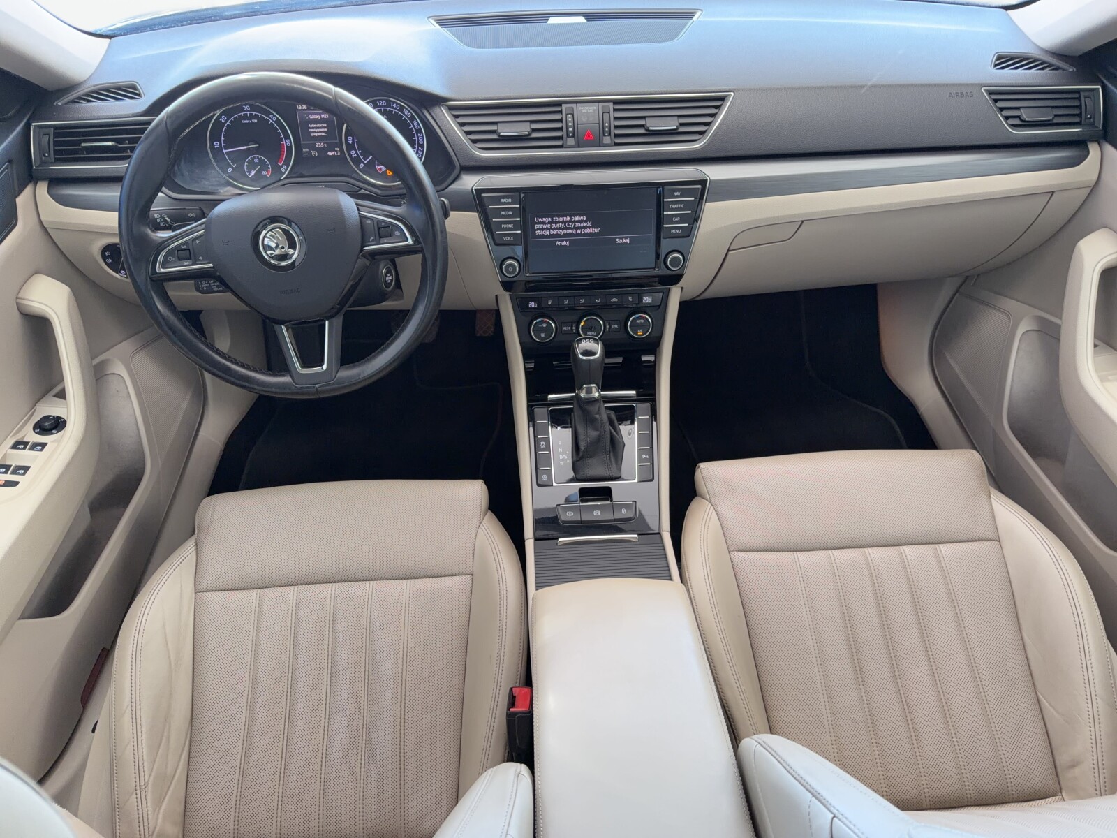 Škoda Superb Combi - zdjęcie 22