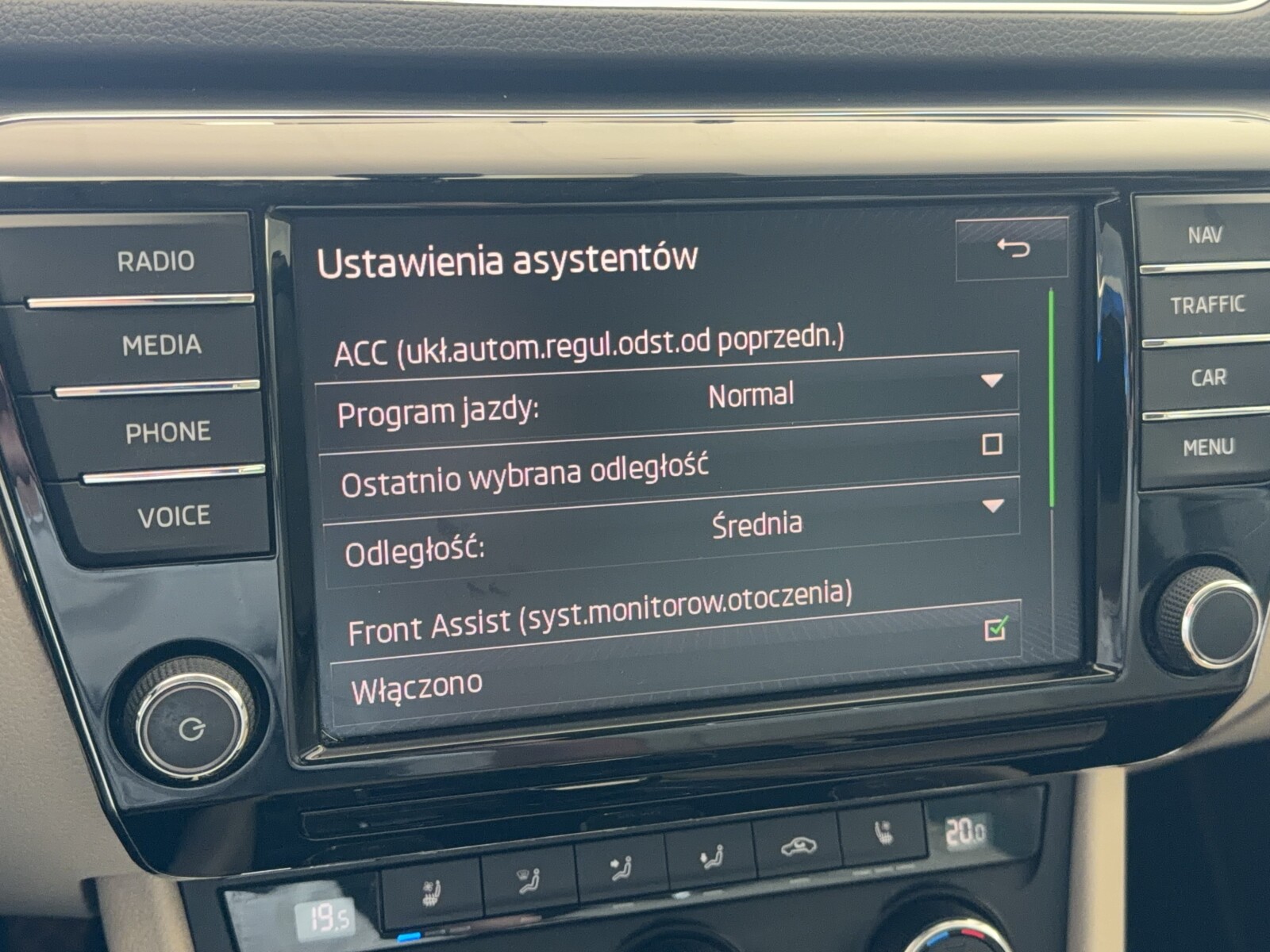 Škoda Superb Combi - zdjęcie 35