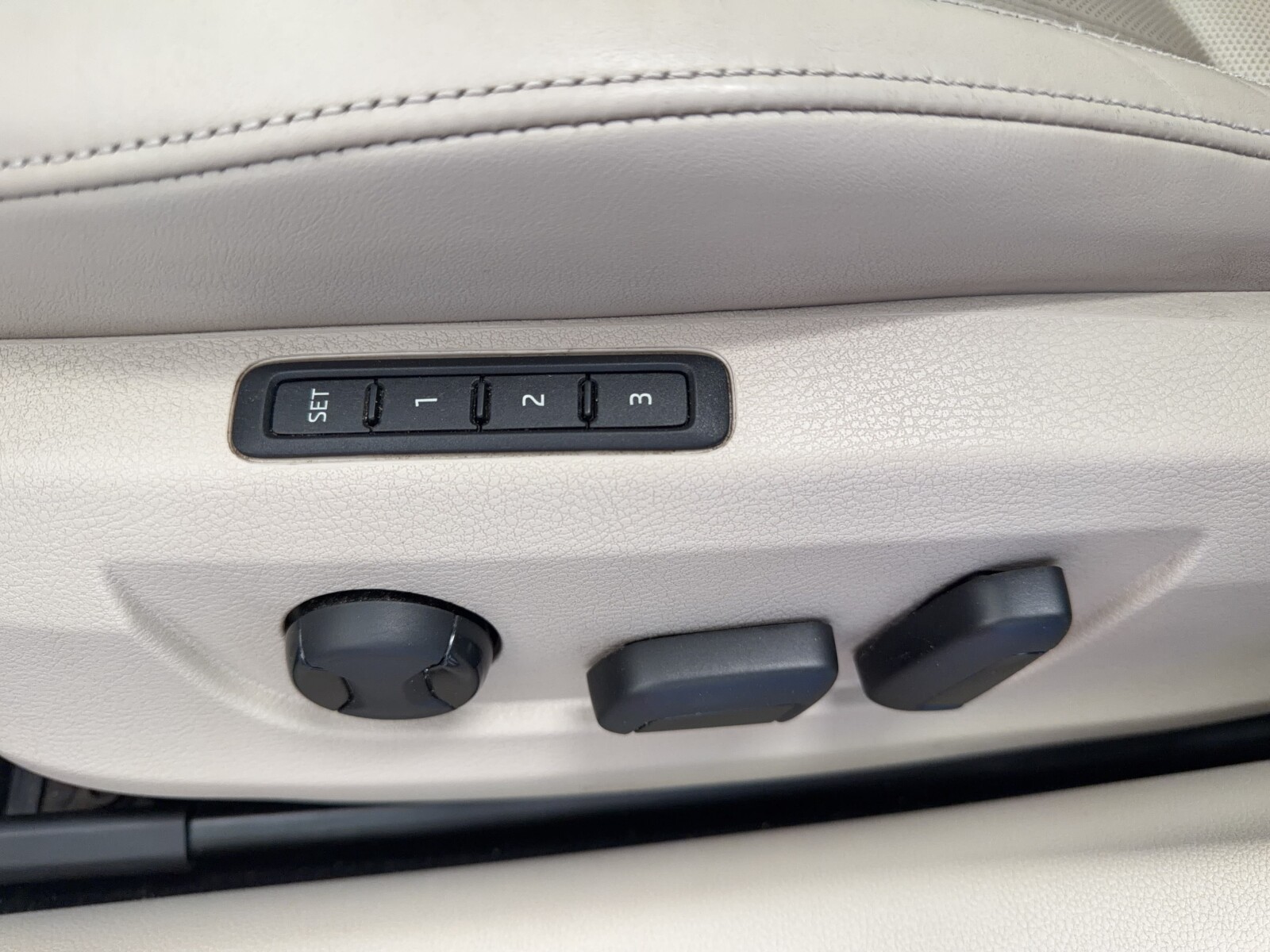 Škoda Superb Combi - zdjęcie 11