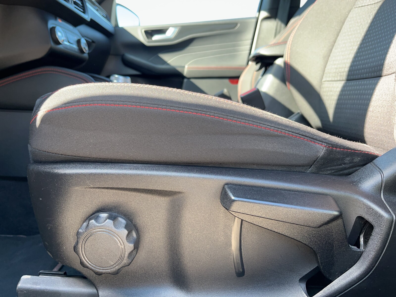 Ford Kuga - zdjęcie 11