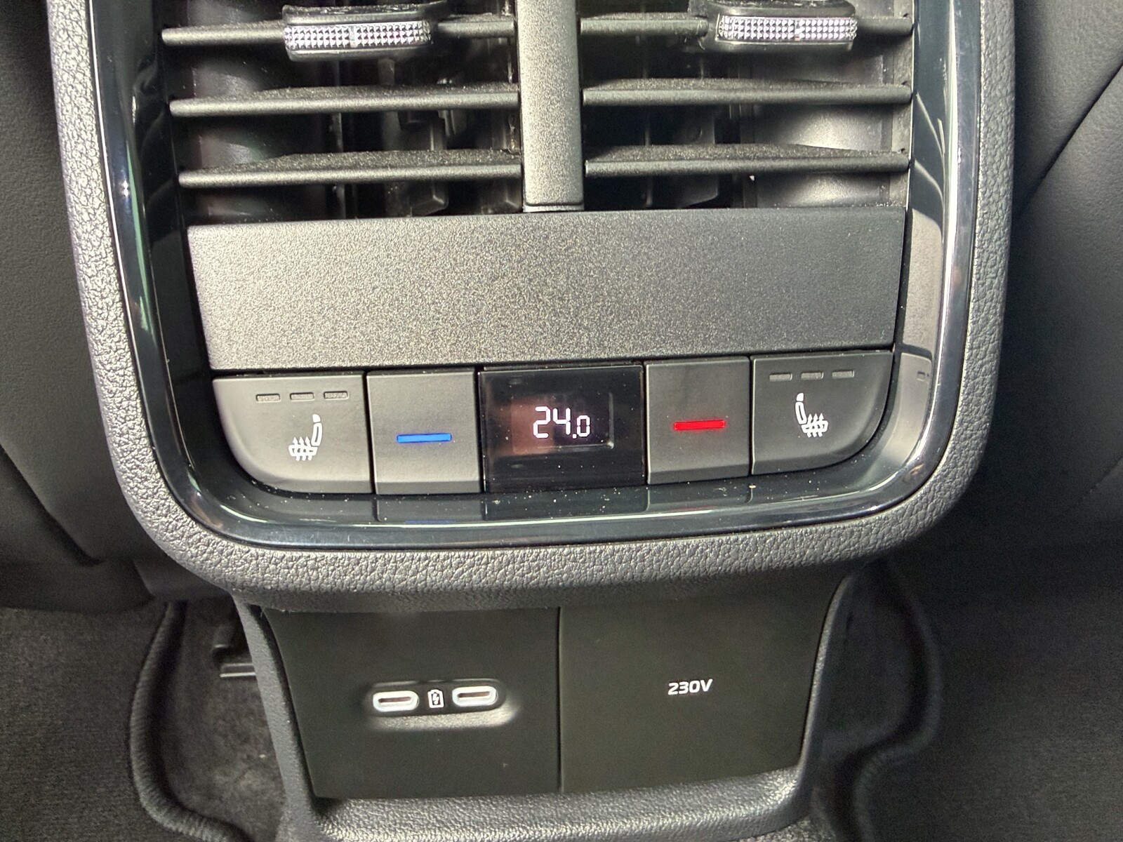 Škoda Octavia Combi - zdjęcie 25