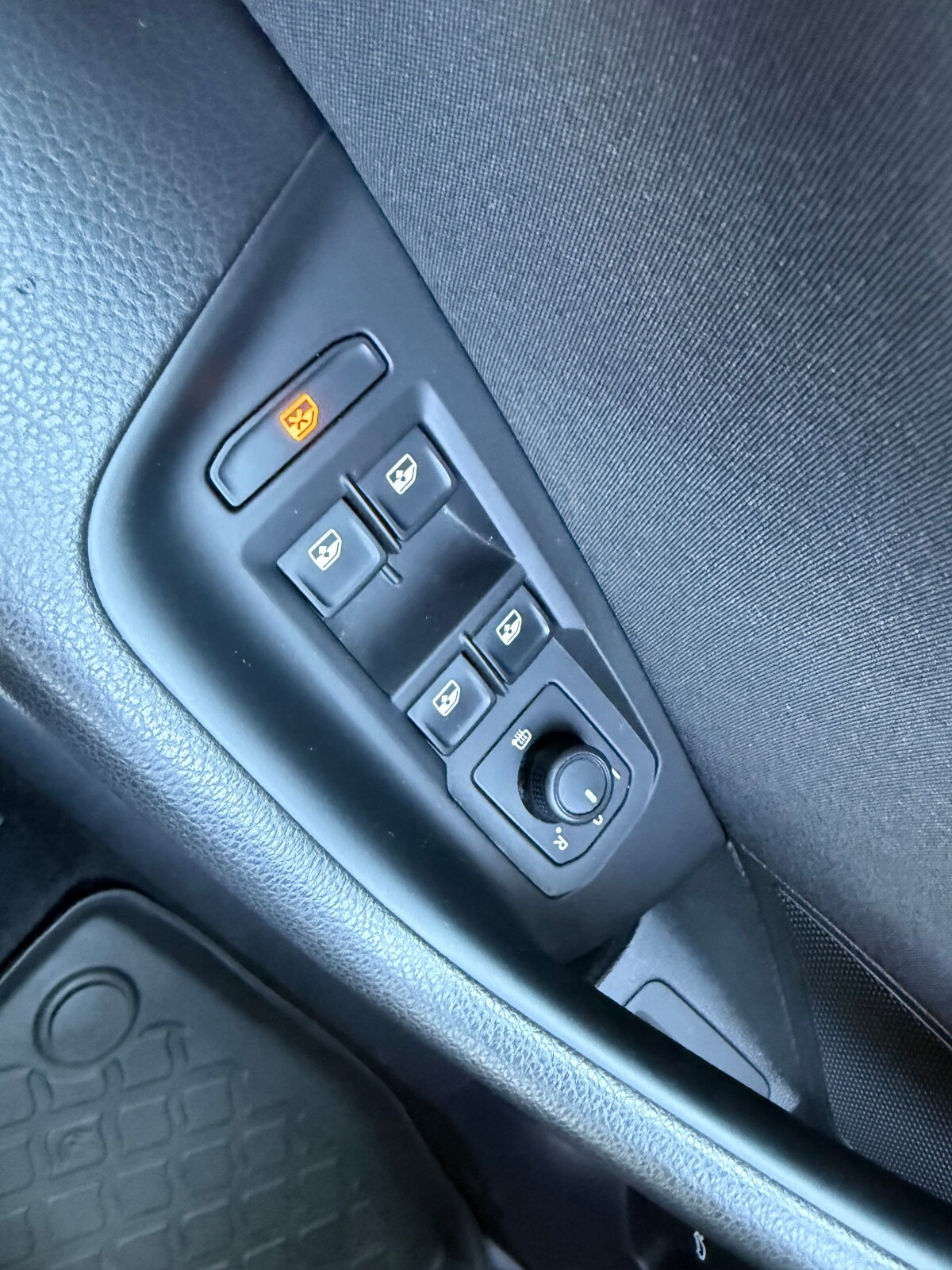 Volkswagen Passat Variant - zdjęcie 23