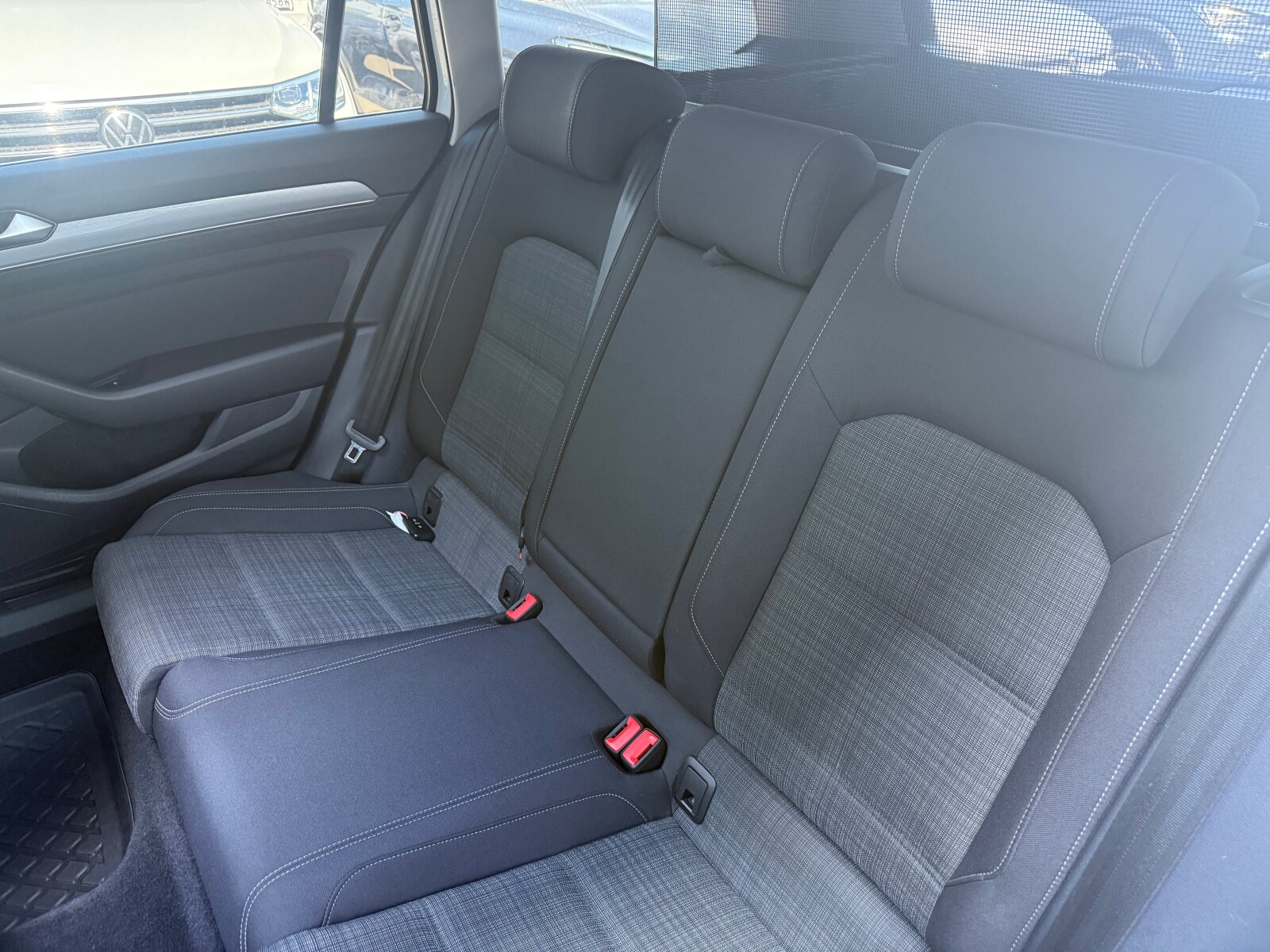 Volkswagen Passat Variant - zdjęcie 14