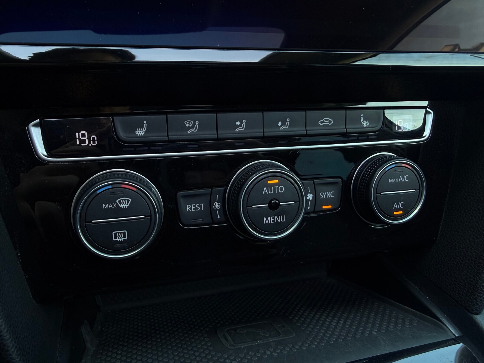 Volkswagen Passat Variant - zdjęcie 29