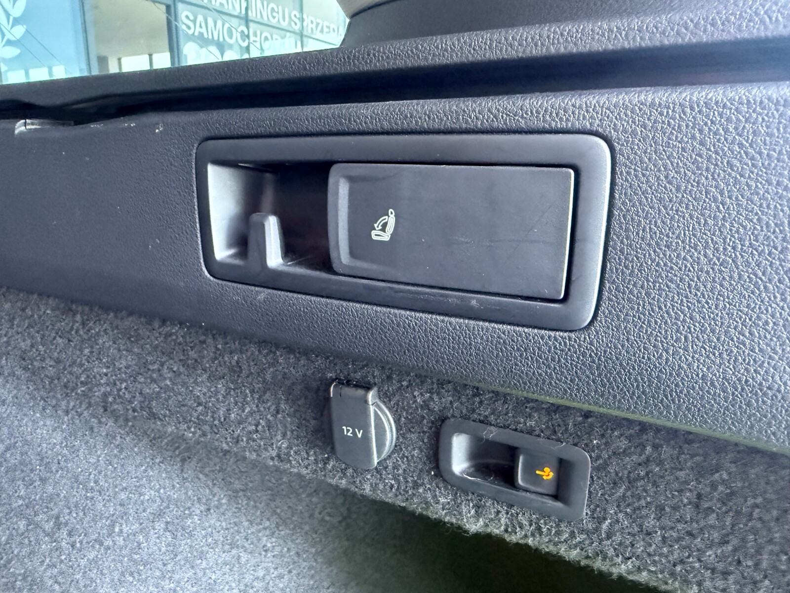 Volkswagen Passat Variant - zdjęcie 20