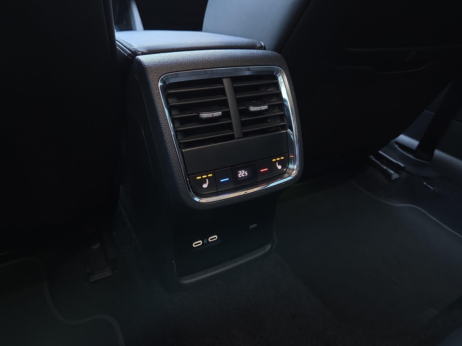 Škoda Octavia Combi - zdjęcie 16