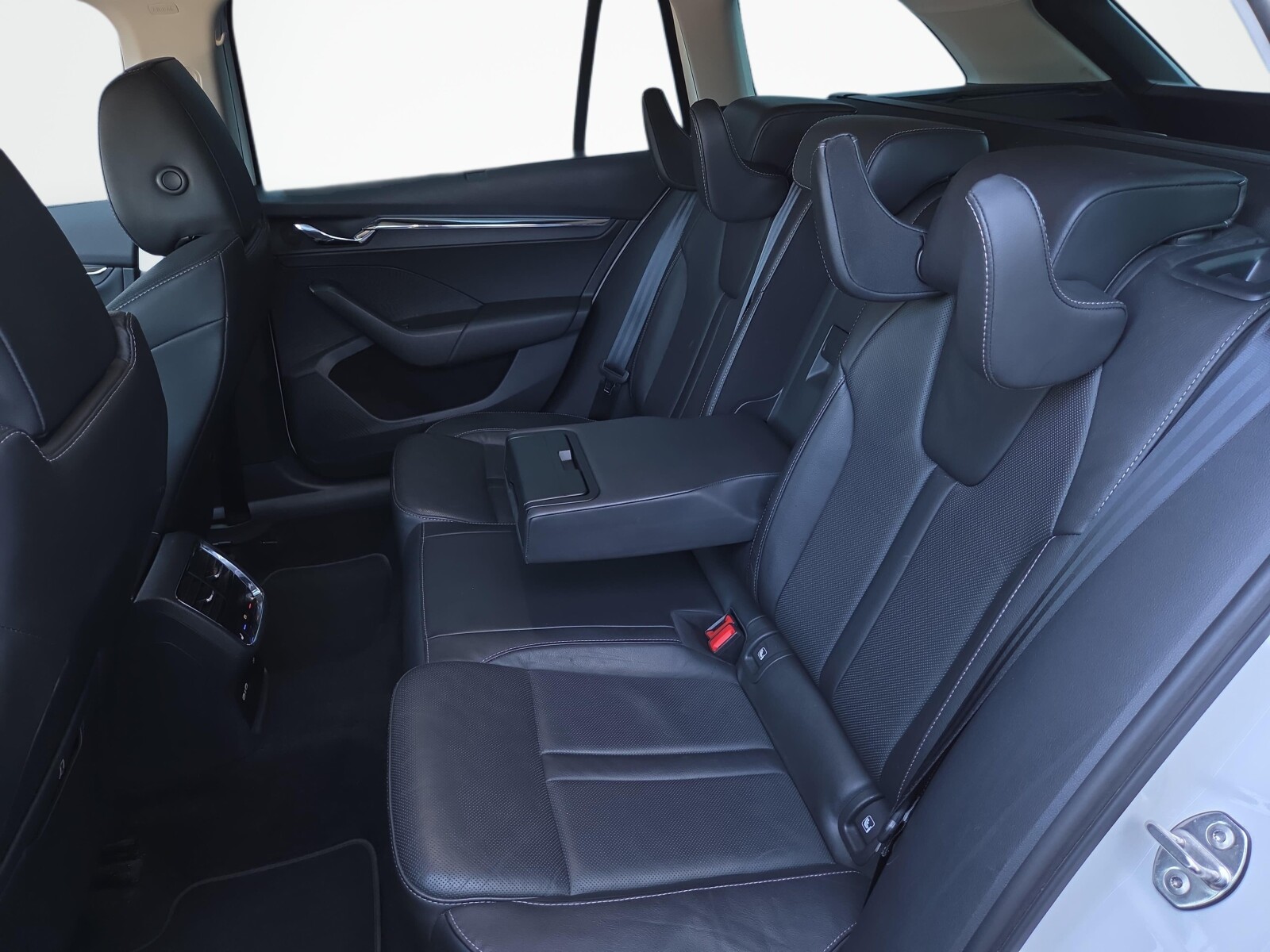 Škoda Octavia Combi - zdjęcie 13