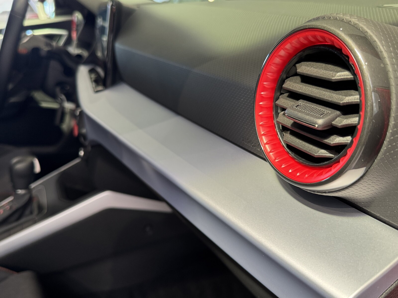 Seat Arona - zdjęcie 17