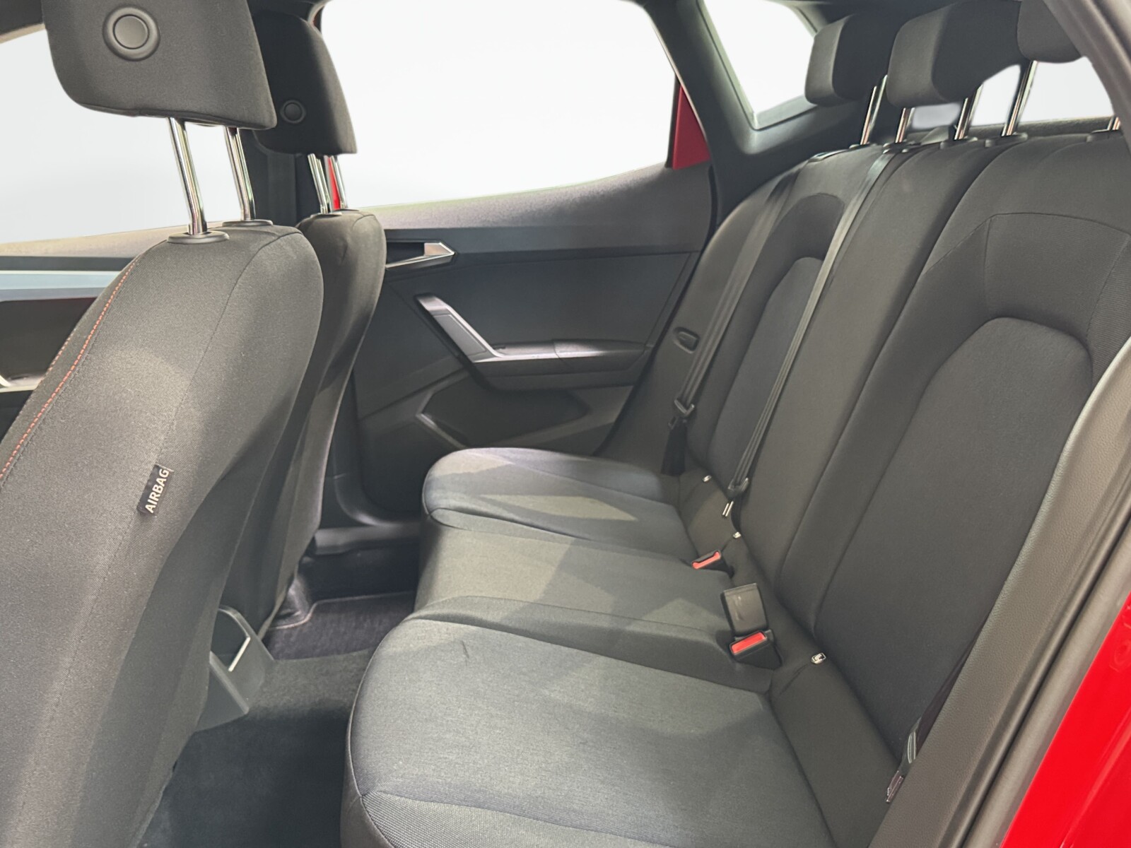 Seat Arona - zdjęcie 12
