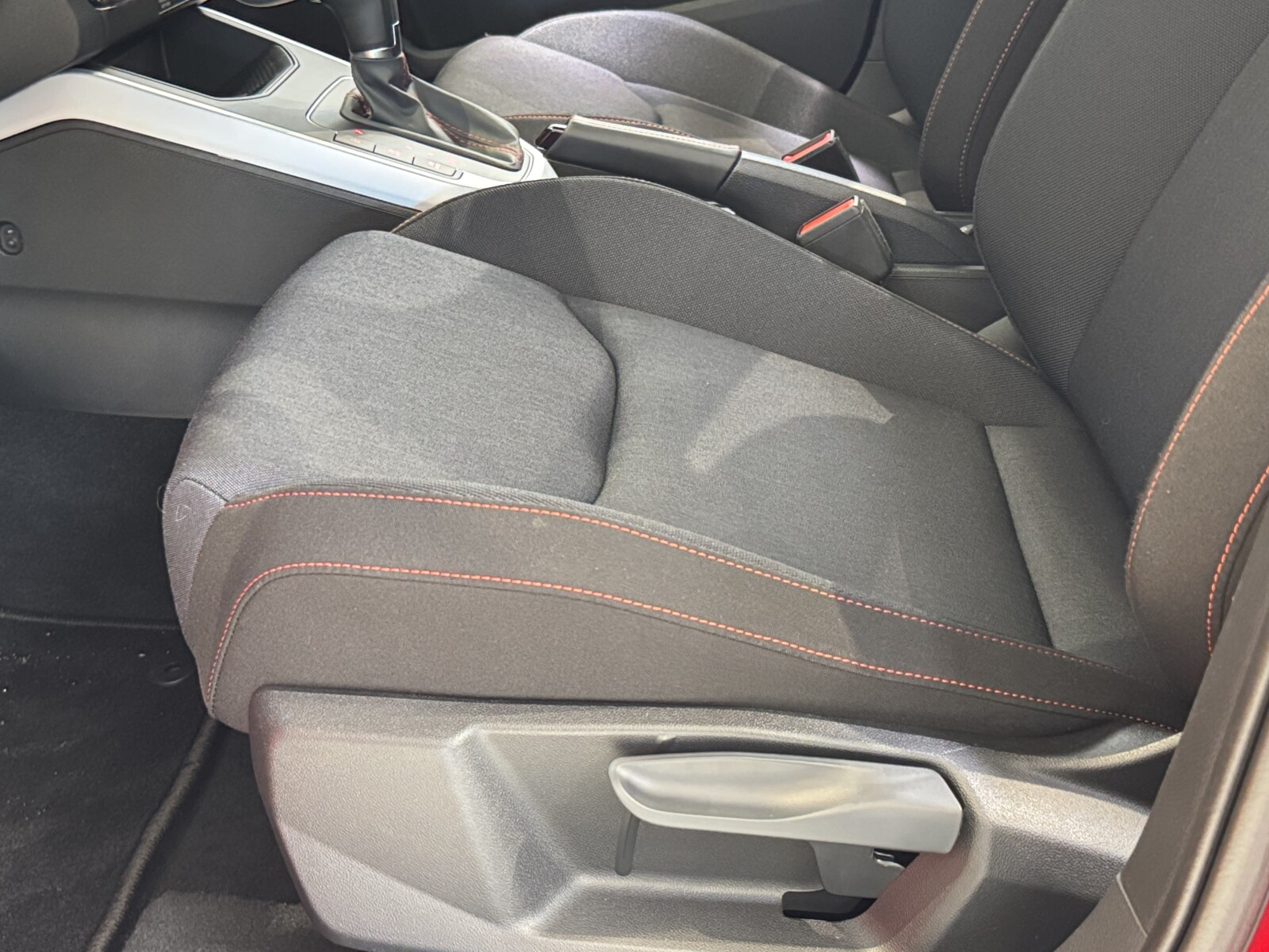Seat Arona - zdjęcie 20