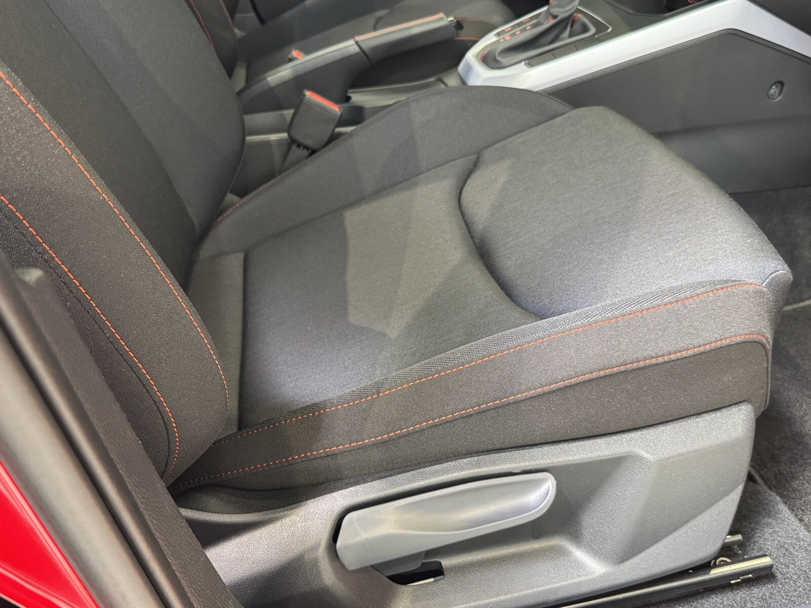 Seat Arona - zdjęcie 16