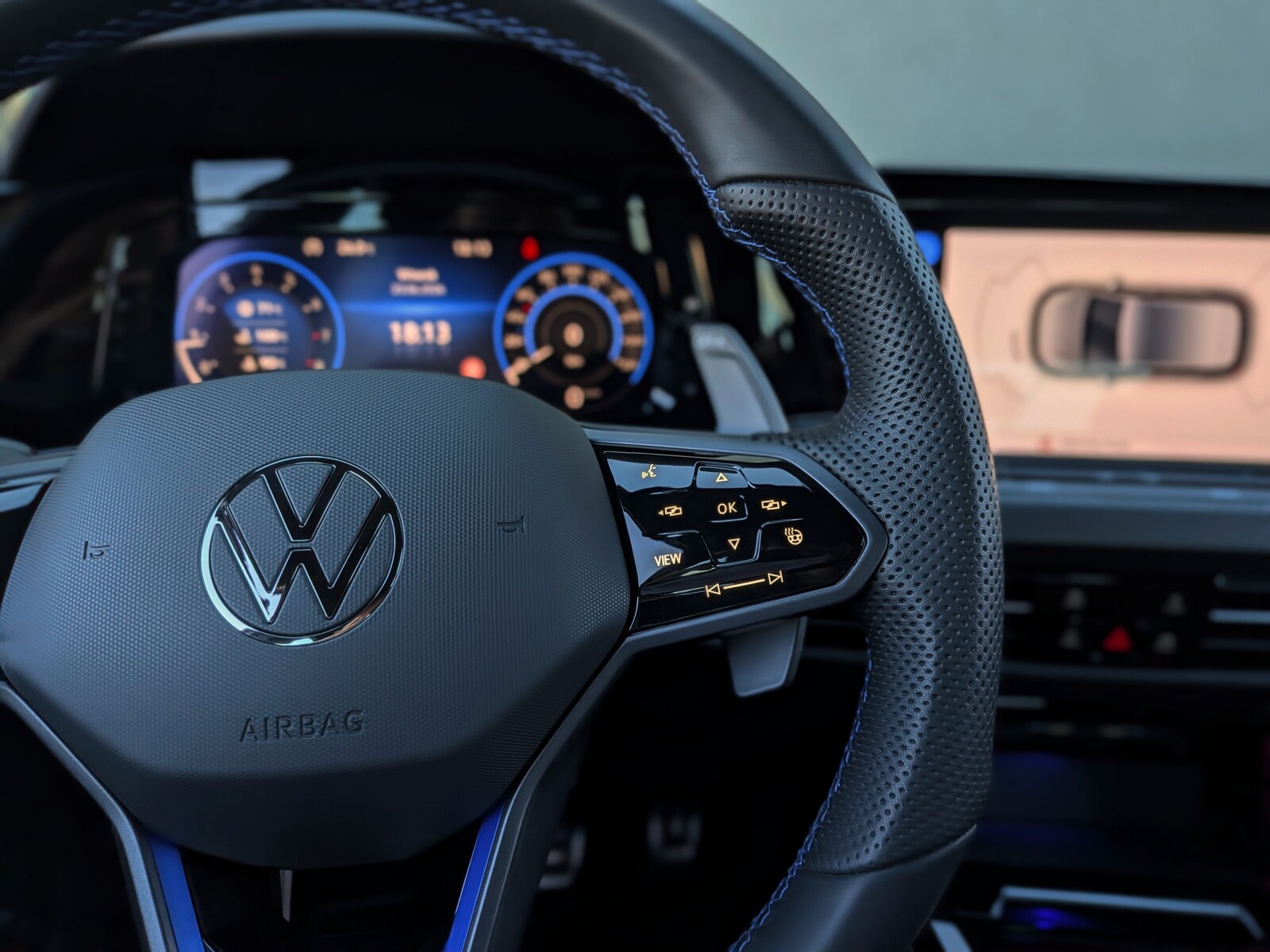 Volkswagen Golf - zdjęcie 18