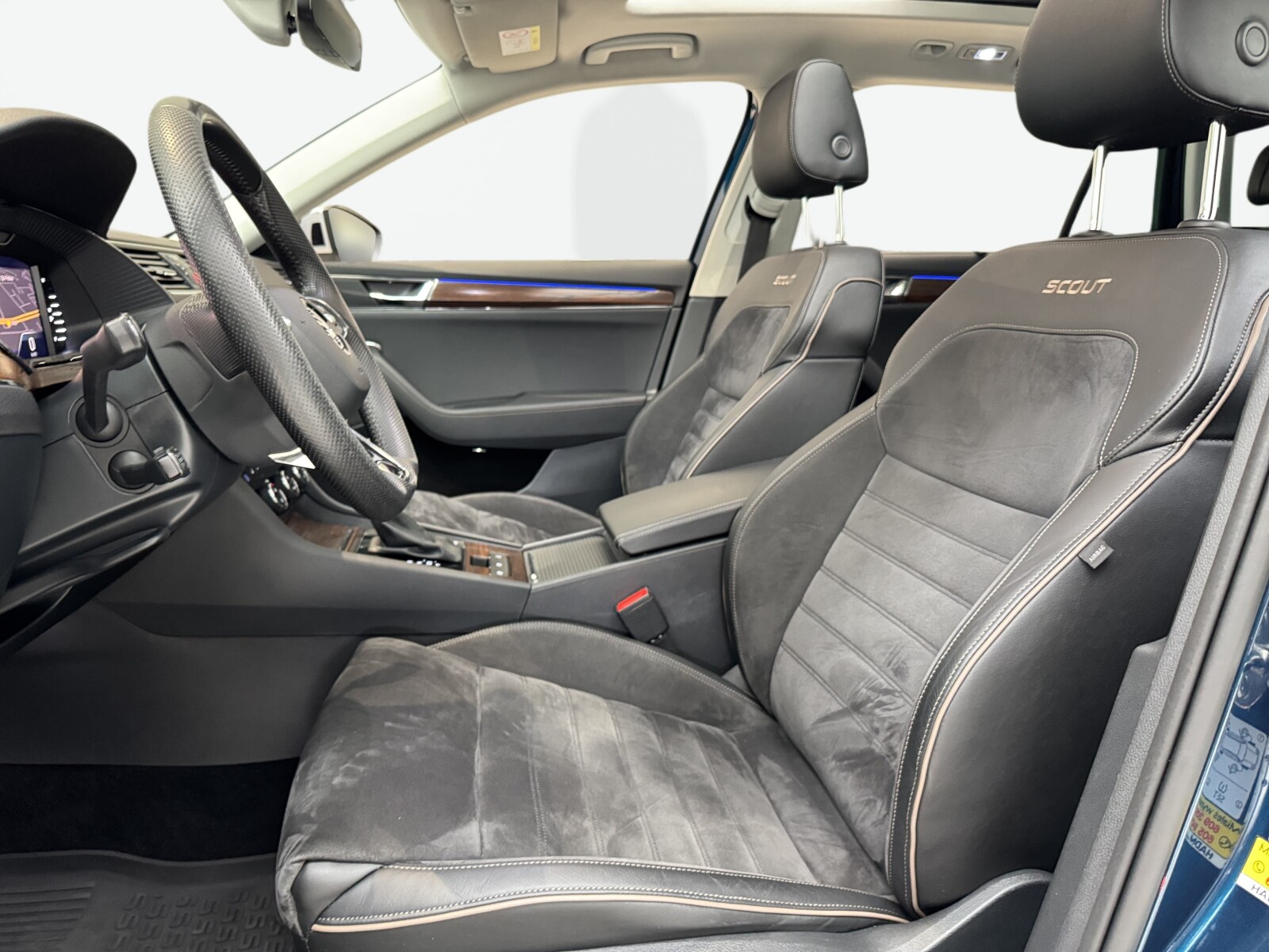 Škoda Superb Combi - zdjęcie 9