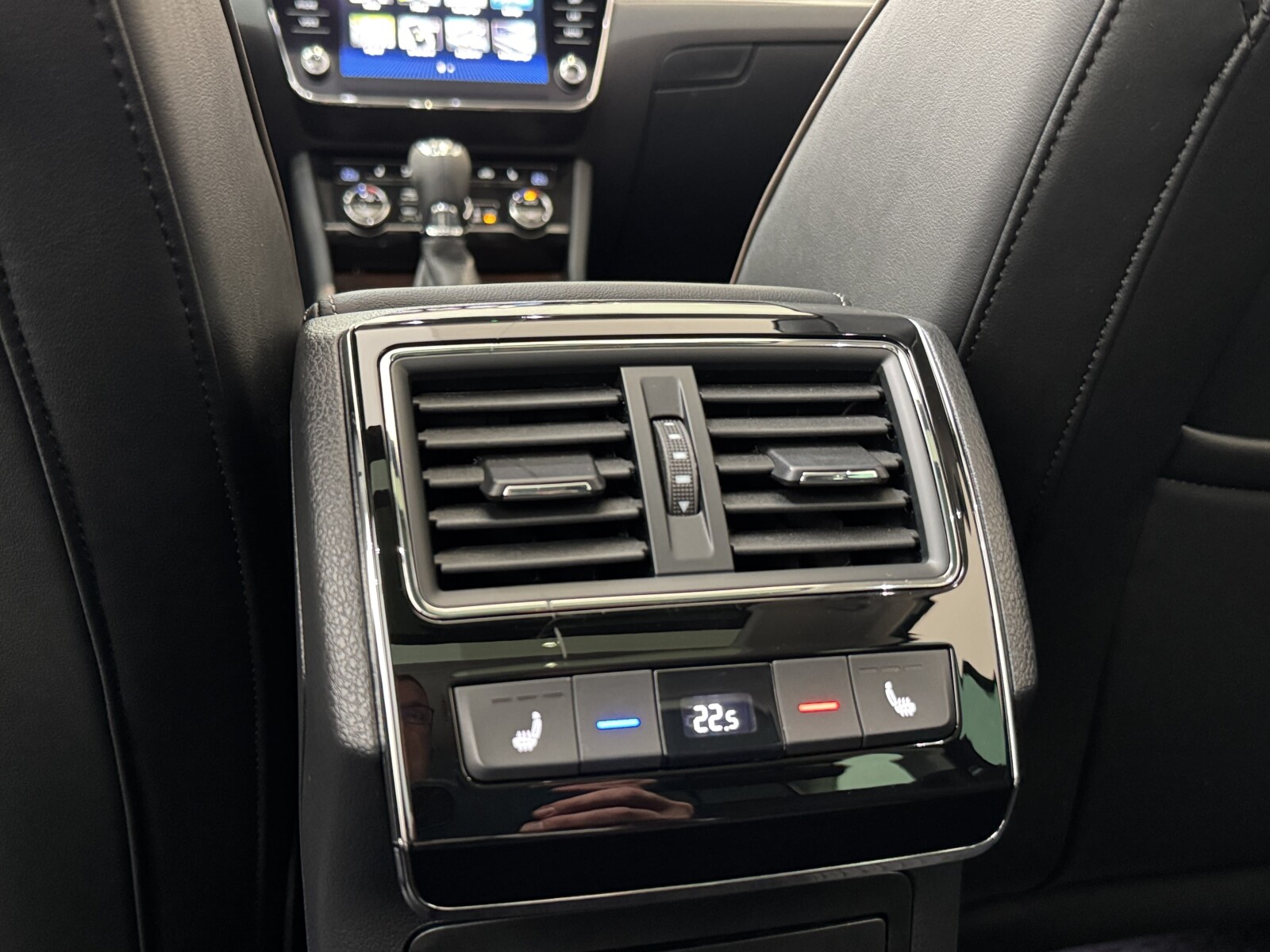 Škoda Superb Combi - zdjęcie 17