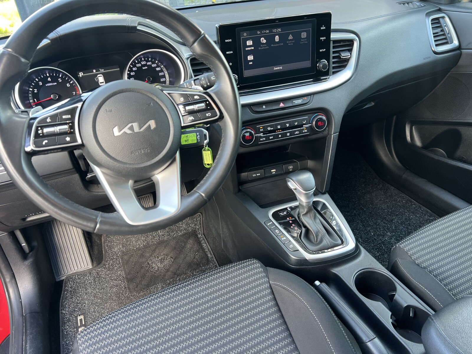 Kia Ceed - zdjęcie 24