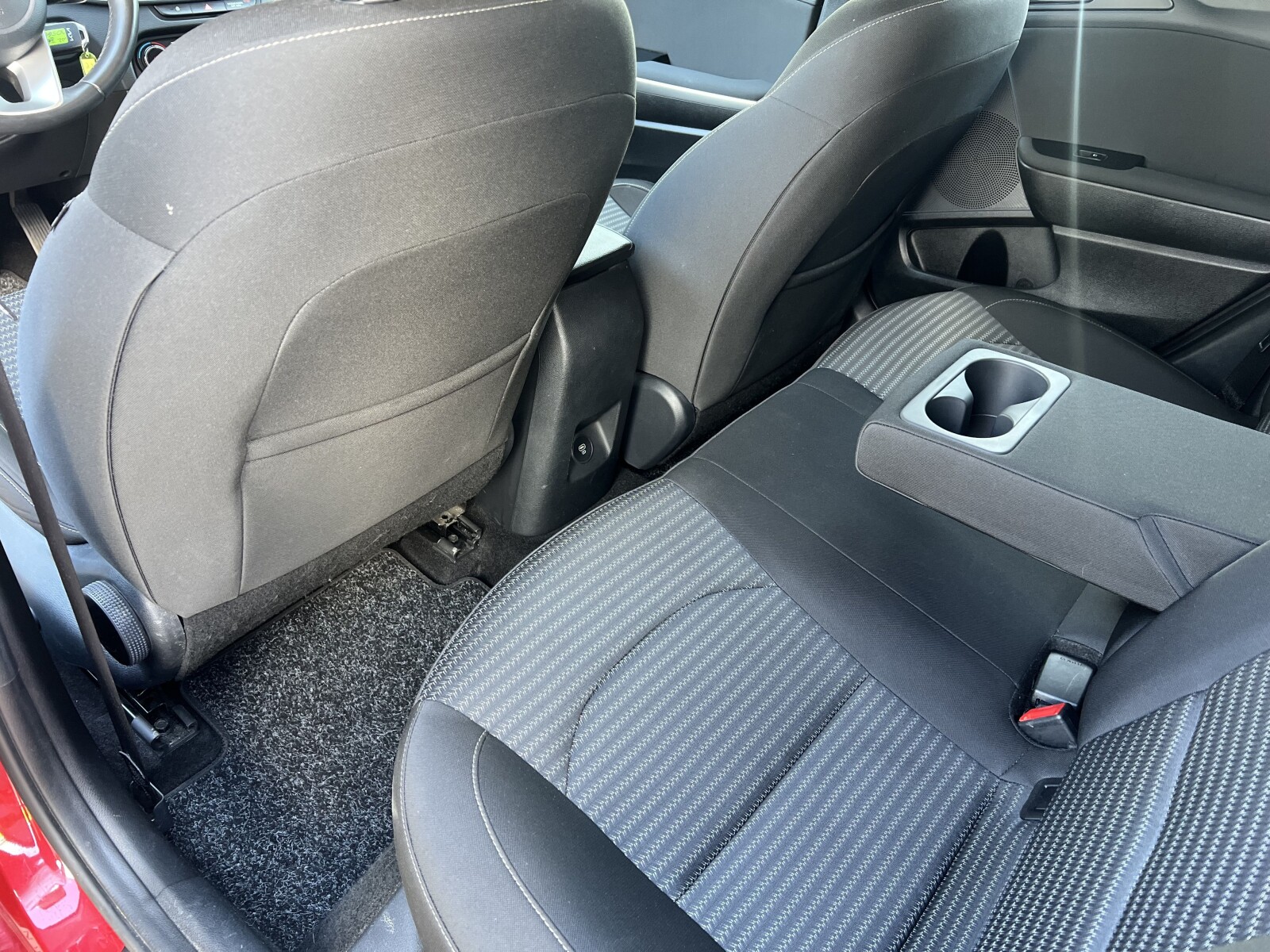 Kia Ceed - zdjęcie 23