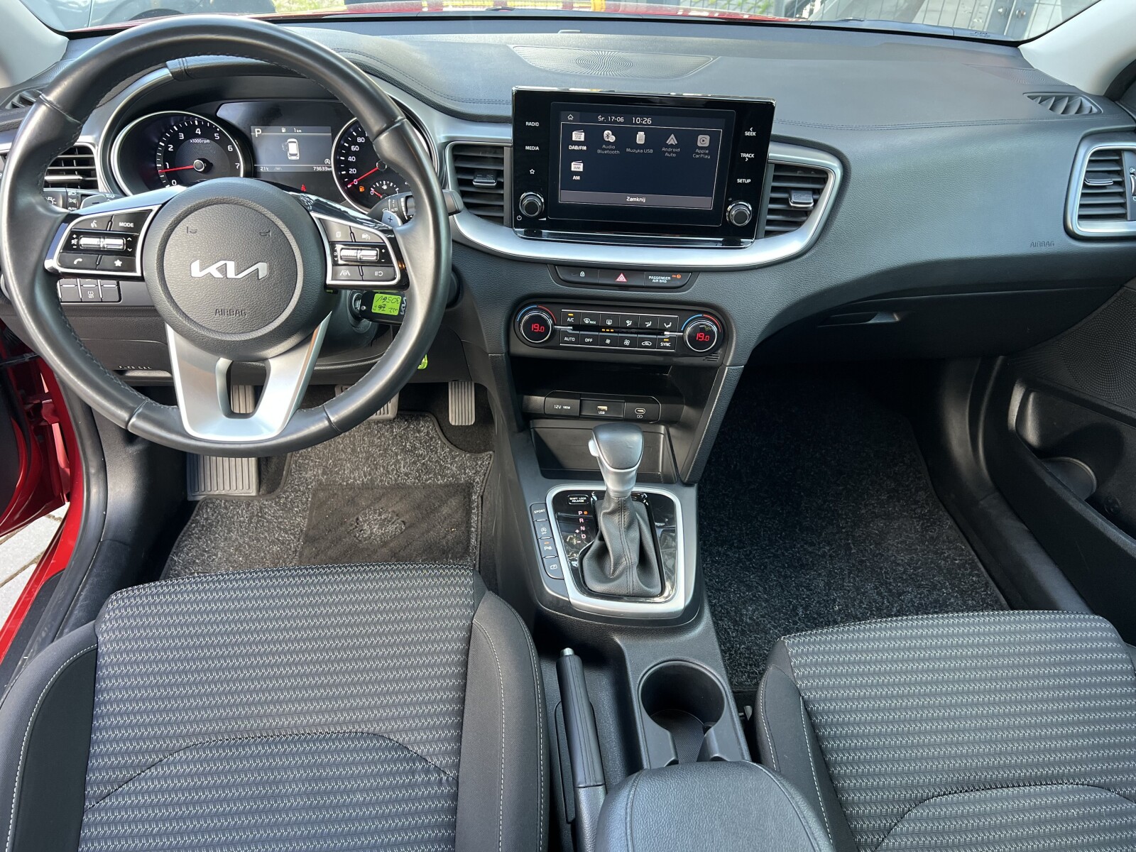 Kia Ceed - zdjęcie 25