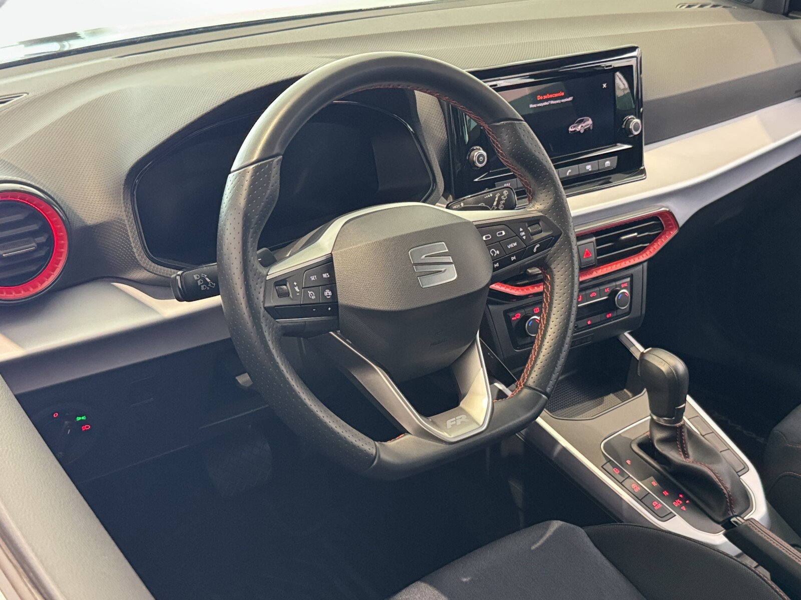 Seat Arona - zdjęcie 20