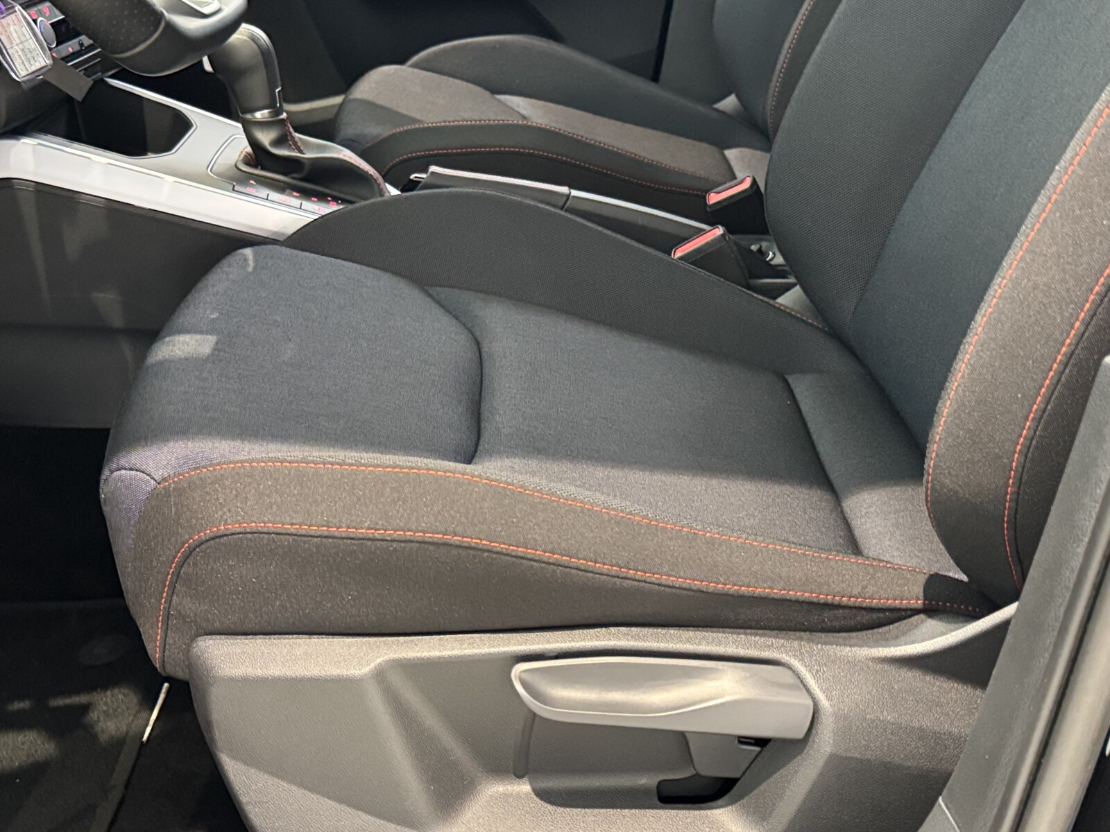 Seat Arona - zdjęcie 21
