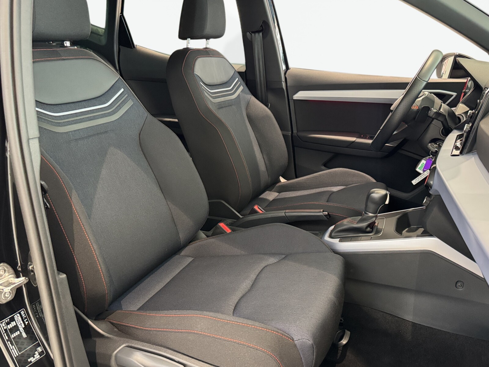 Seat Arona - zdjęcie 15