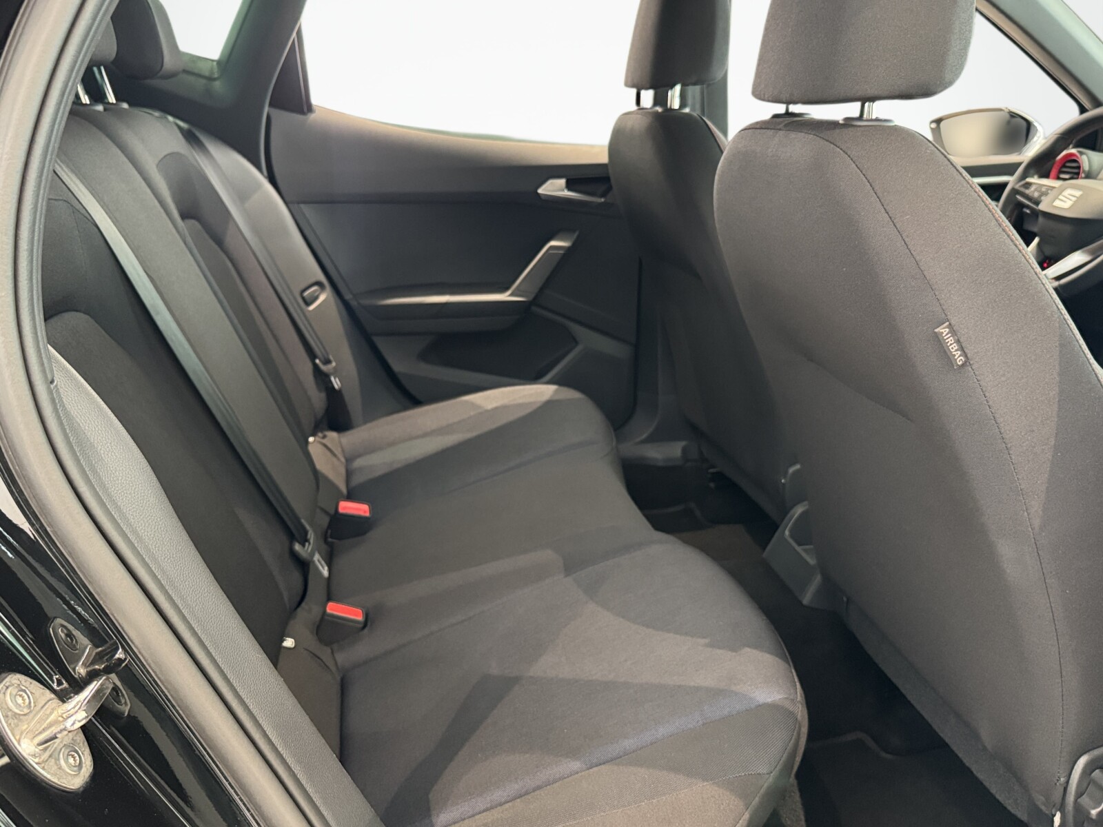 Seat Arona - zdjęcie 14