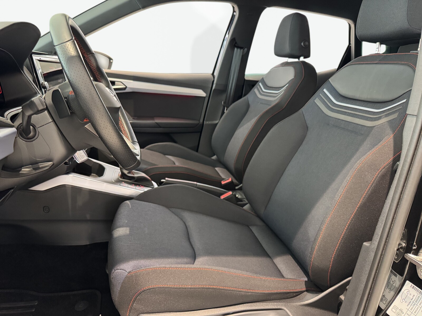 Seat Arona - zdjęcie 9