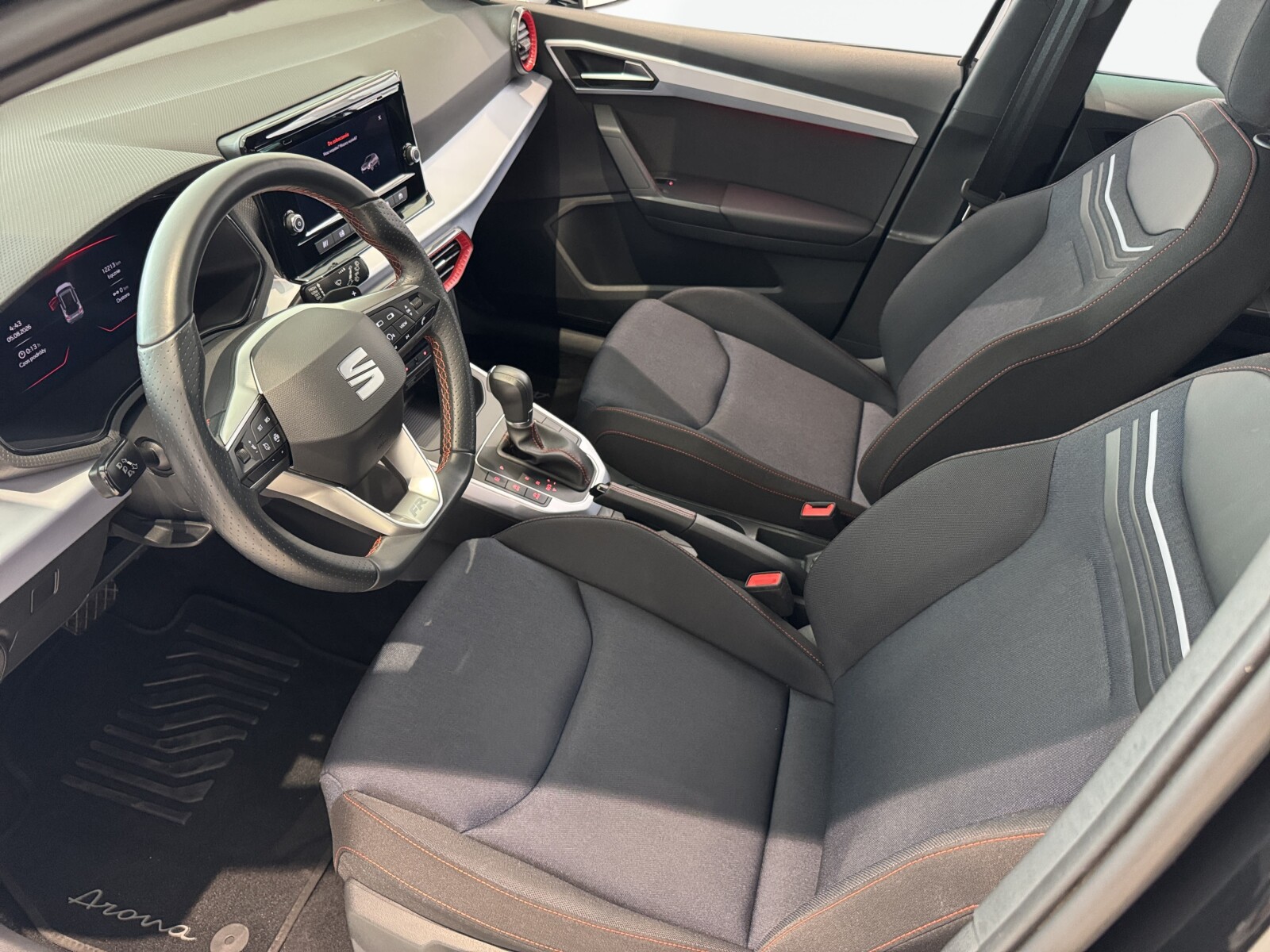 Seat Arona - zdjęcie 10