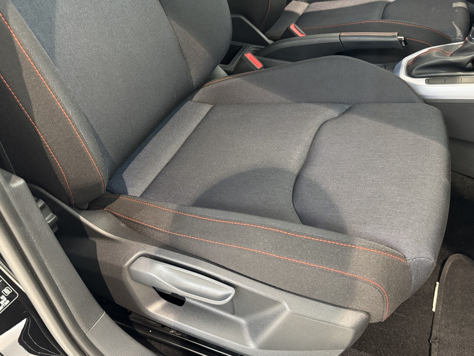 Seat Arona - zdjęcie 16