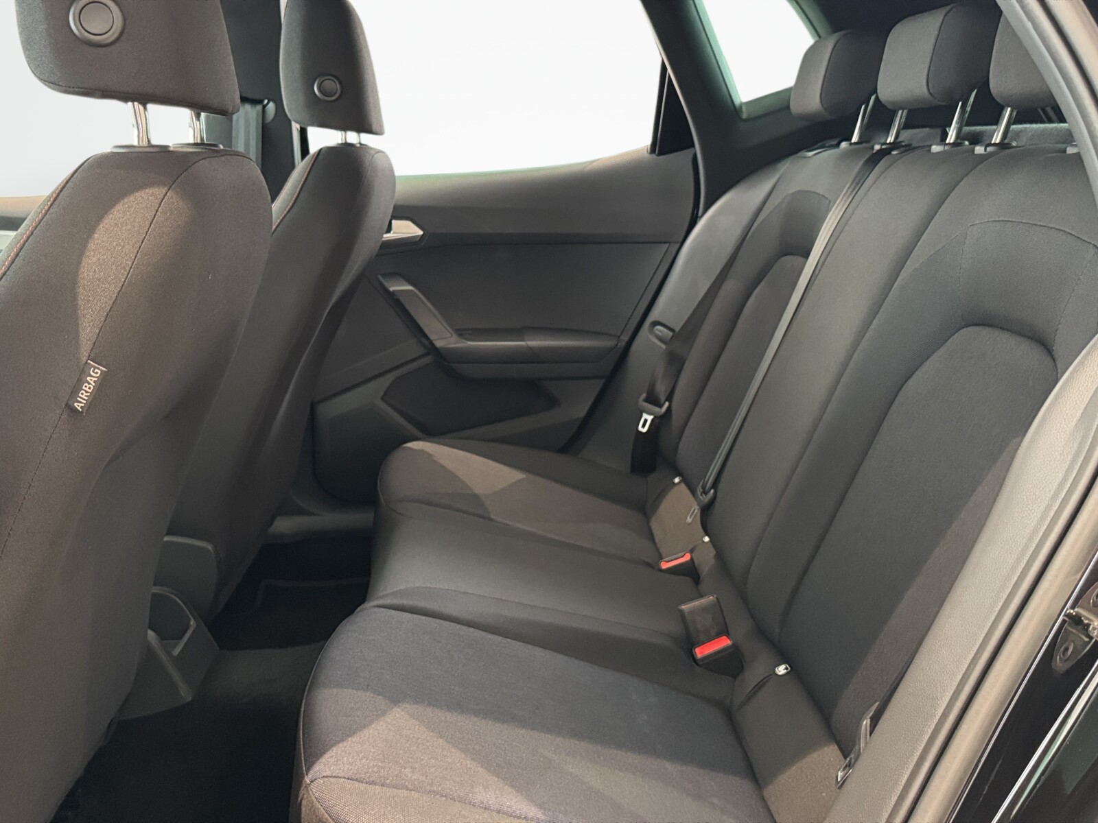 Seat Arona - zdjęcie 12