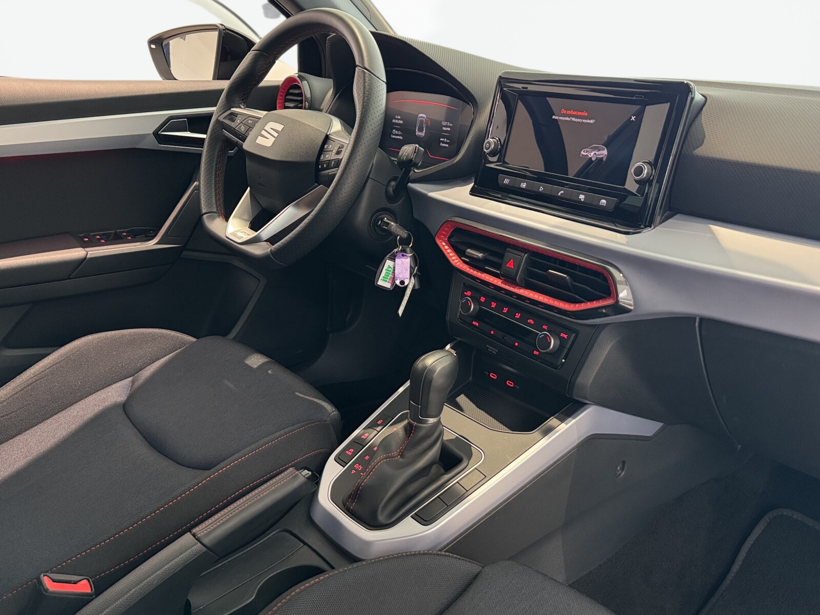 Seat Arona - zdjęcie 18