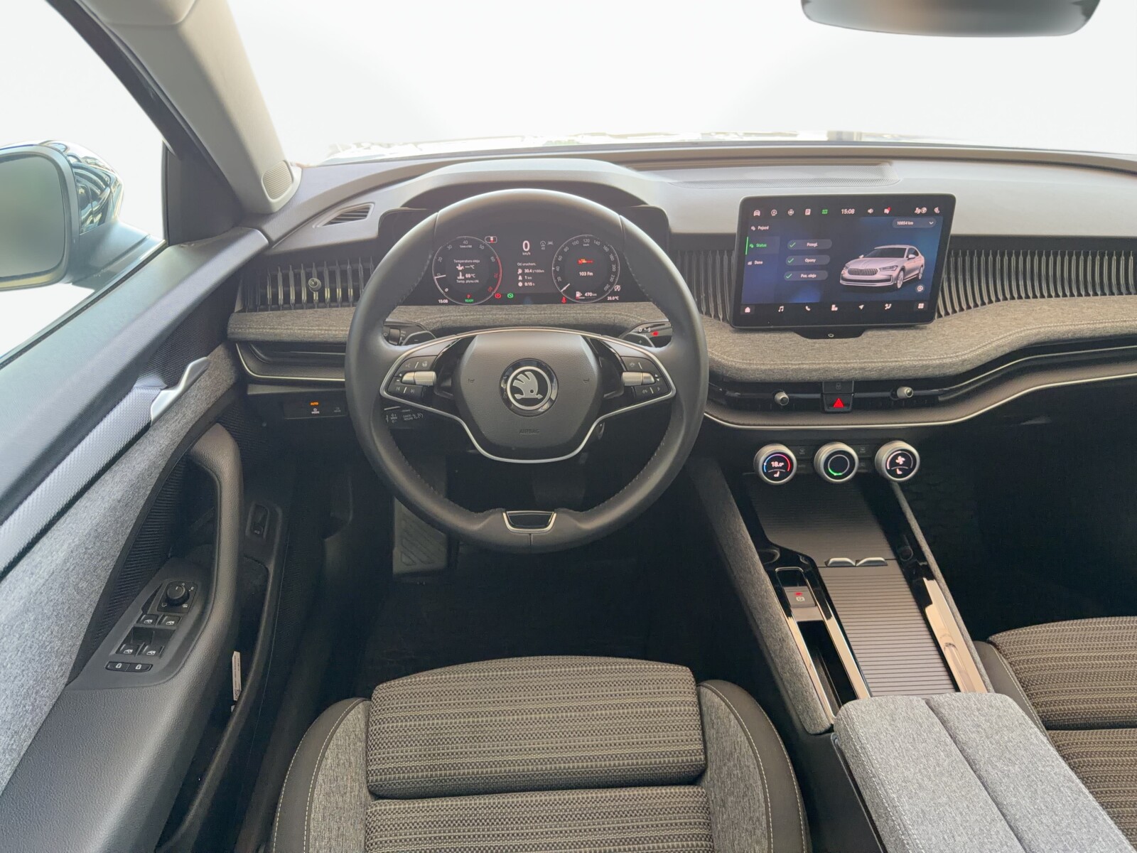 Škoda Superb - zdjęcie 23