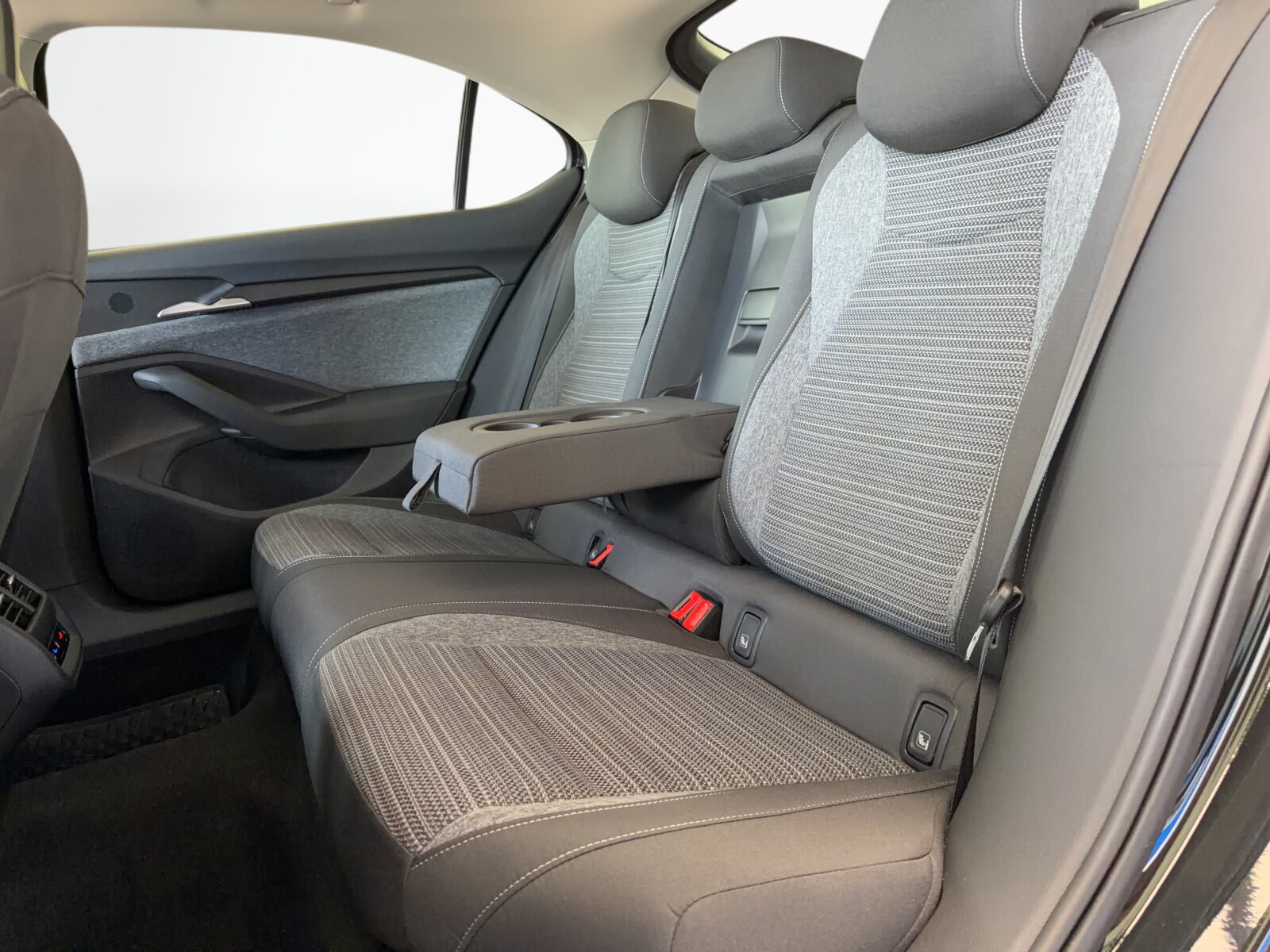 Škoda Superb - zdjęcie 14