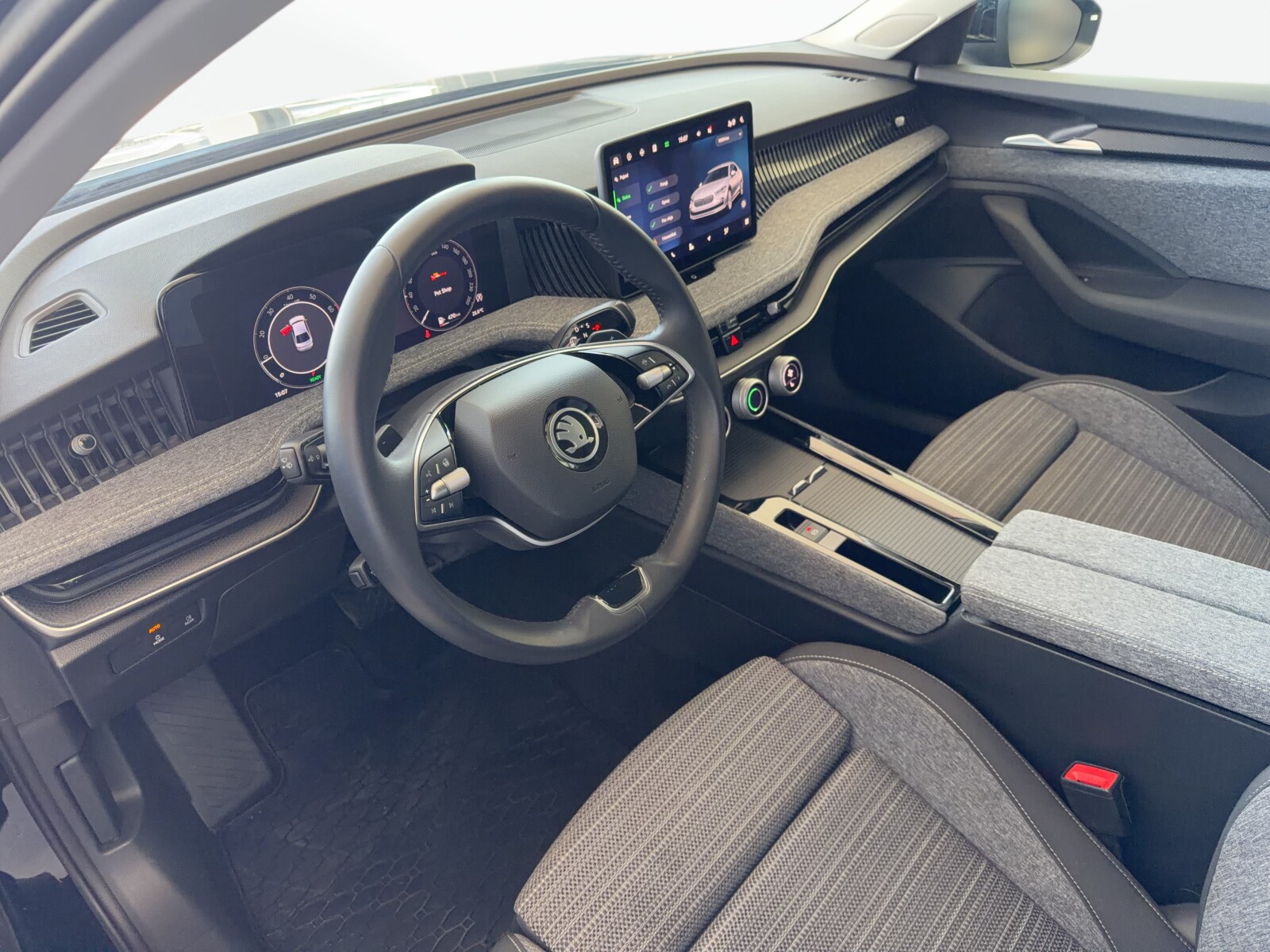 Škoda Superb - zdjęcie 9