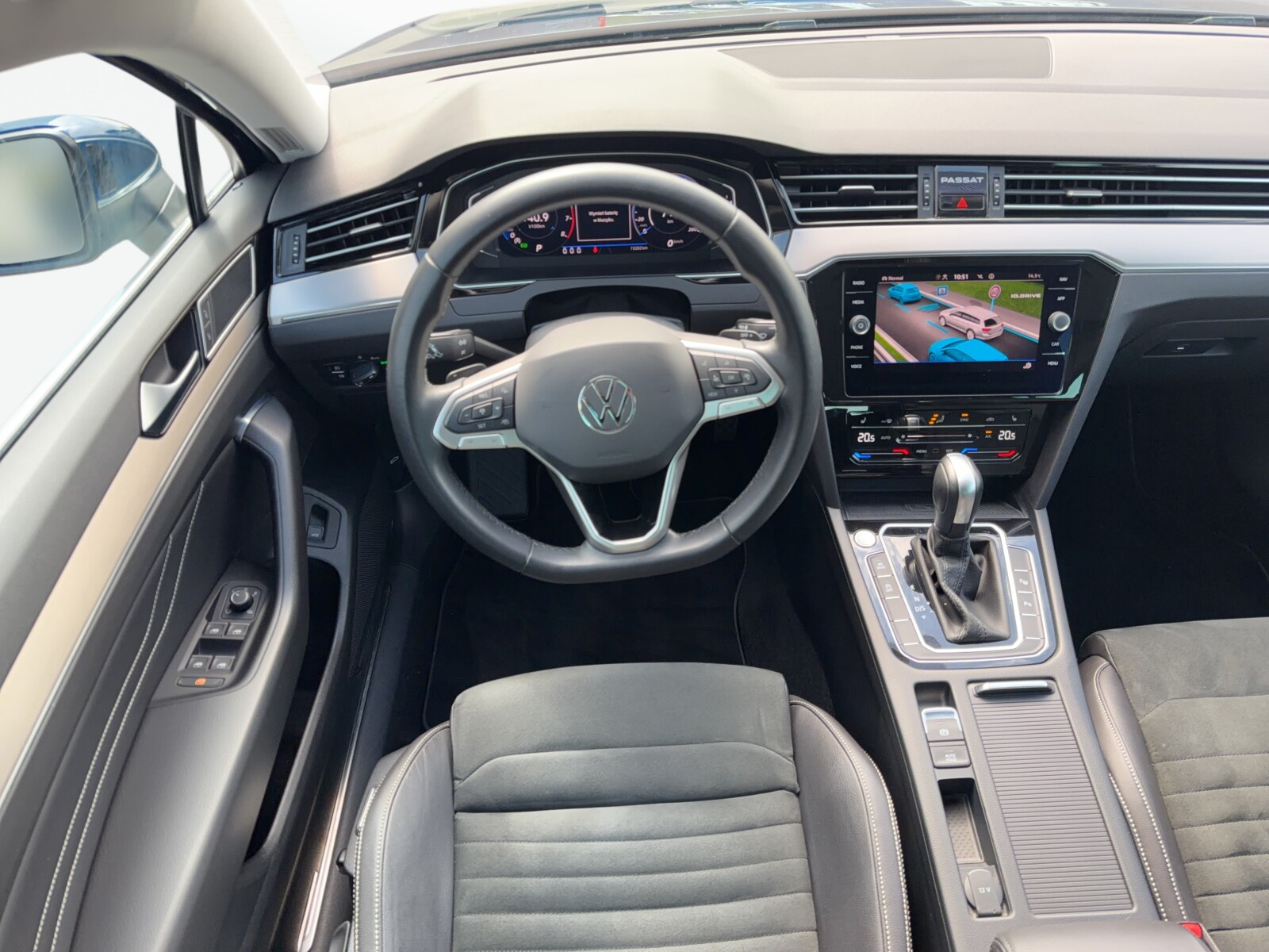 Volkswagen Passat Variant - zdjęcie 21