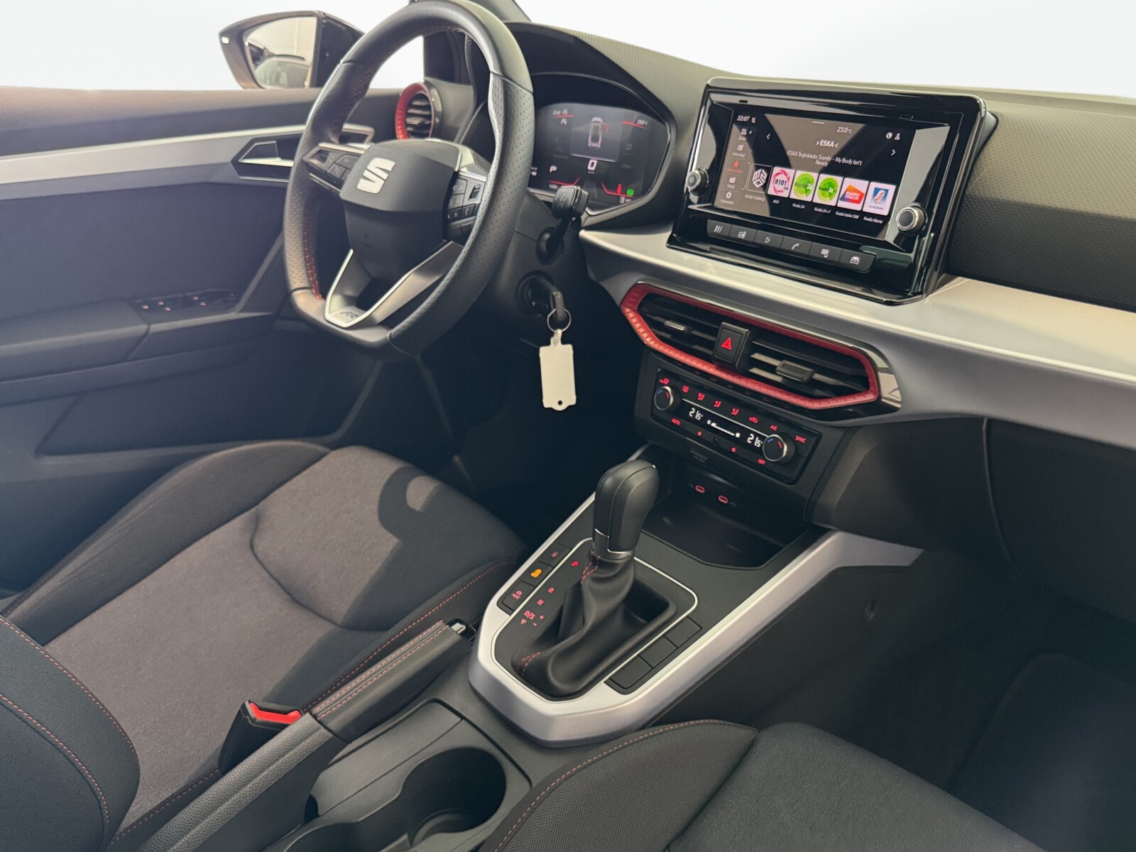 Seat Arona - zdjęcie 17