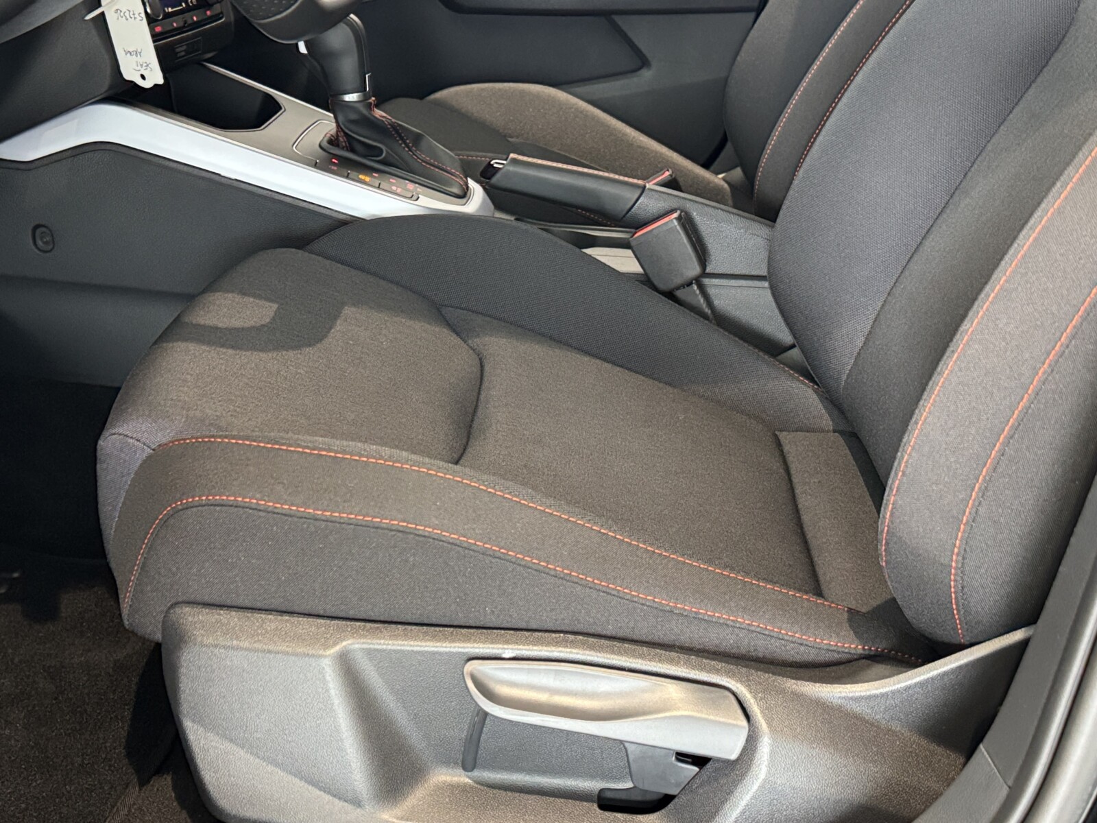 Seat Arona - zdjęcie 19